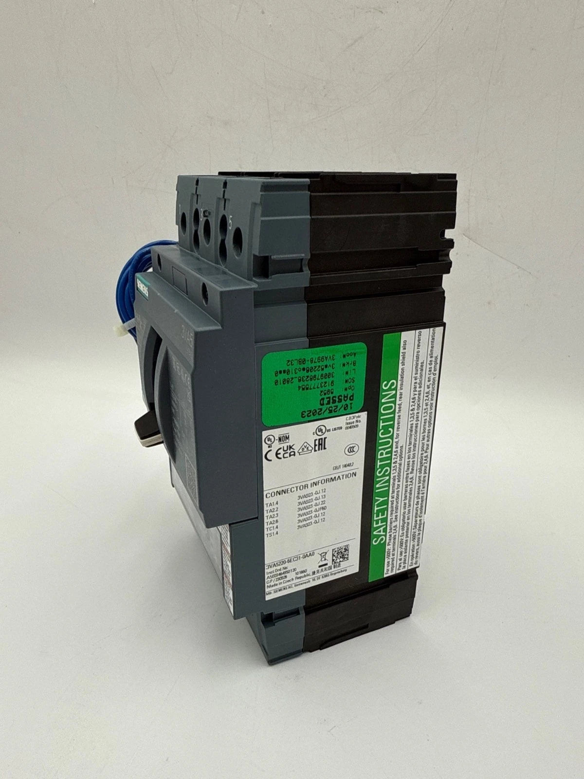 Siemens 3VA5220-6EC31-0AA0 Circuit Breaker 200A 3P 600V Shunt Trip 3VA9978-0BL32 New