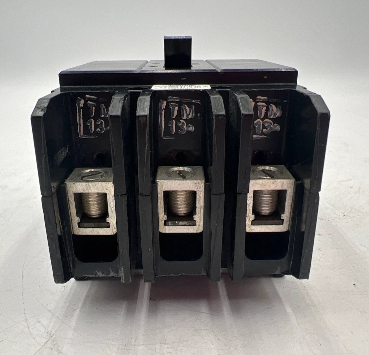 Cutler Hammer GHB3100 Bolt On Circuit Breaker 3 Pole 100 Amp 480v 3P 100A Used