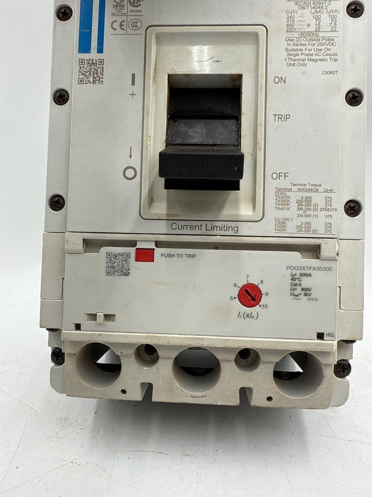 Eaton PDG33M0400FNNN Circuit Breaker 3P 600V w/ 300A Trip PDG3XTFA30300 300 Amp Used