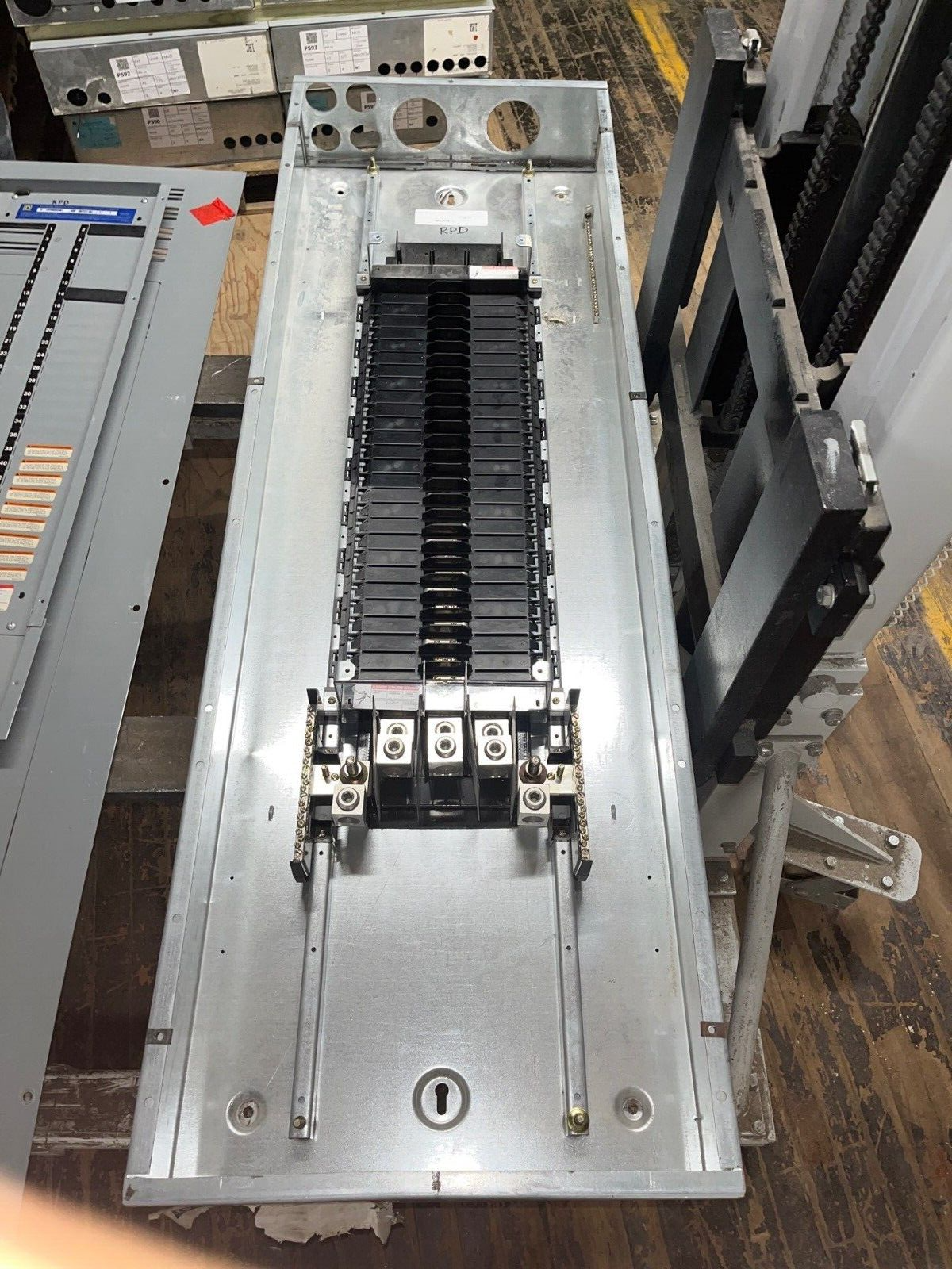 Square D NF Panelboard 600A 480Y/277V 3PH 4W MLO 54 Circuit Main Lug Indoor Encl P560 Used