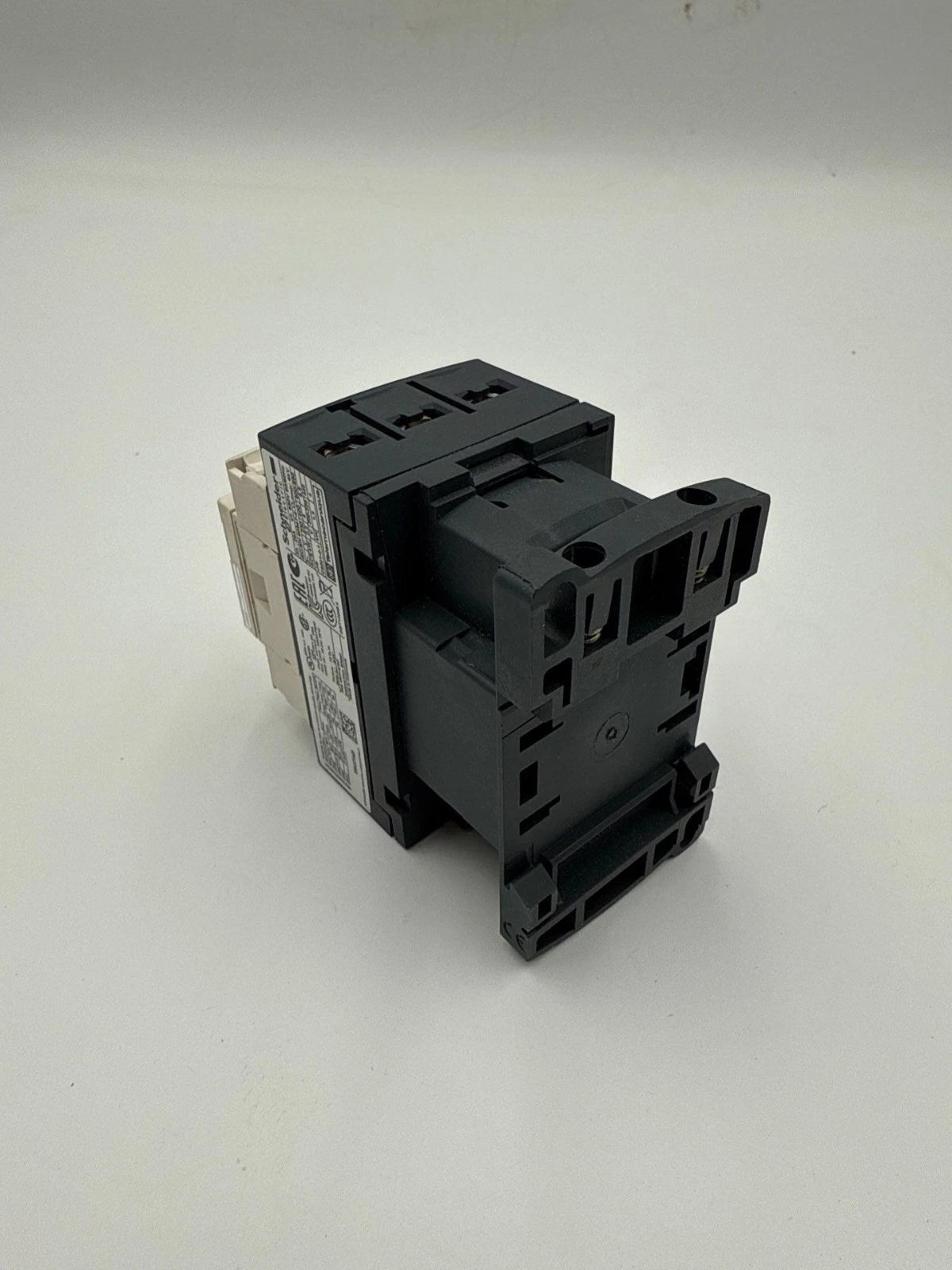 Schneider Electric LC1D09 Contactor 25A 3P 600V 3PH 7.5HP Coil 120V LC1D09G7 Used