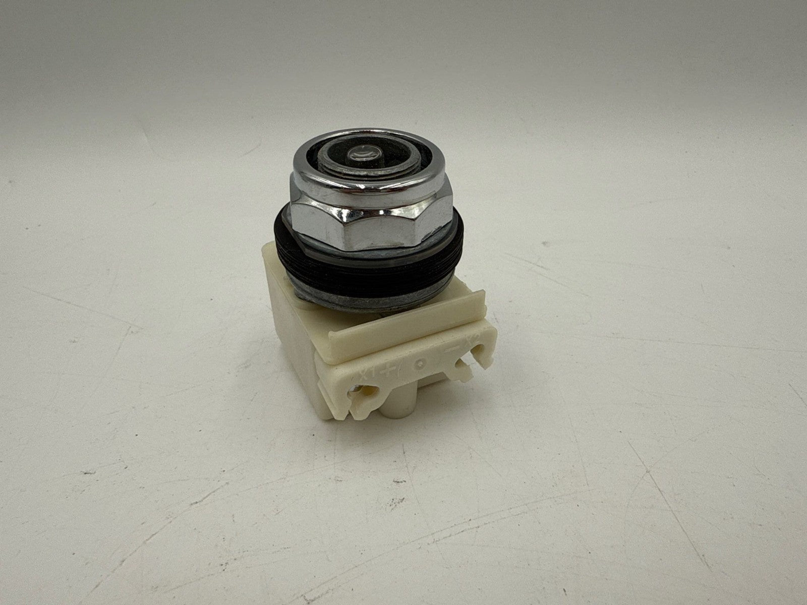 Square D 9001KP38 Pilot Light No Lens 9001 KM38 120V Schneider Electric New