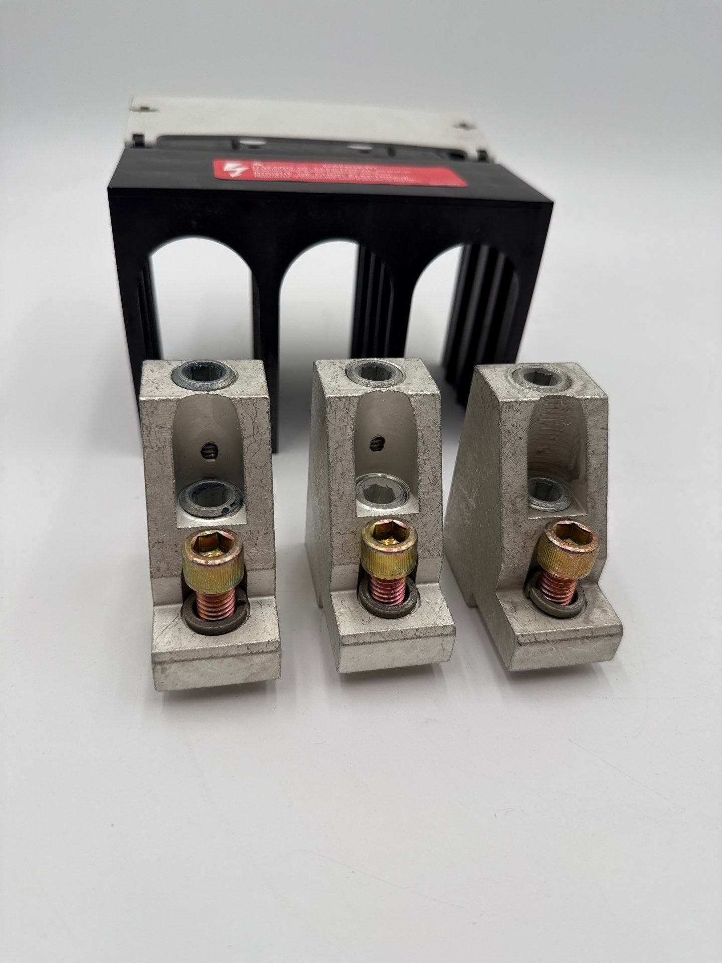 GE FCALK318H Record Plus Circuit Breaker Lug Kit 3PC Lugs with Cover Used