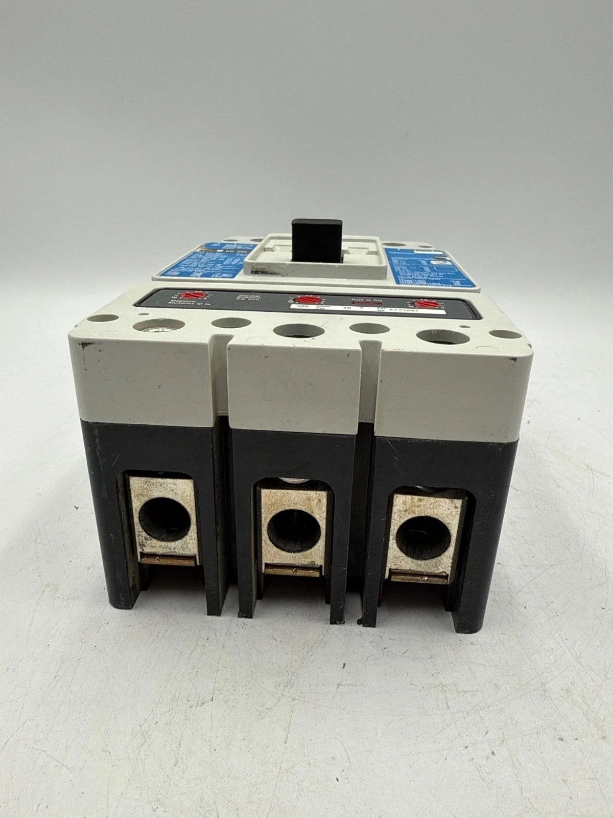 Westinghouse KD3300 Circuit Breaker 300A 3P 600V KD 35k 300 Amp 3 Pole KT3300T Used