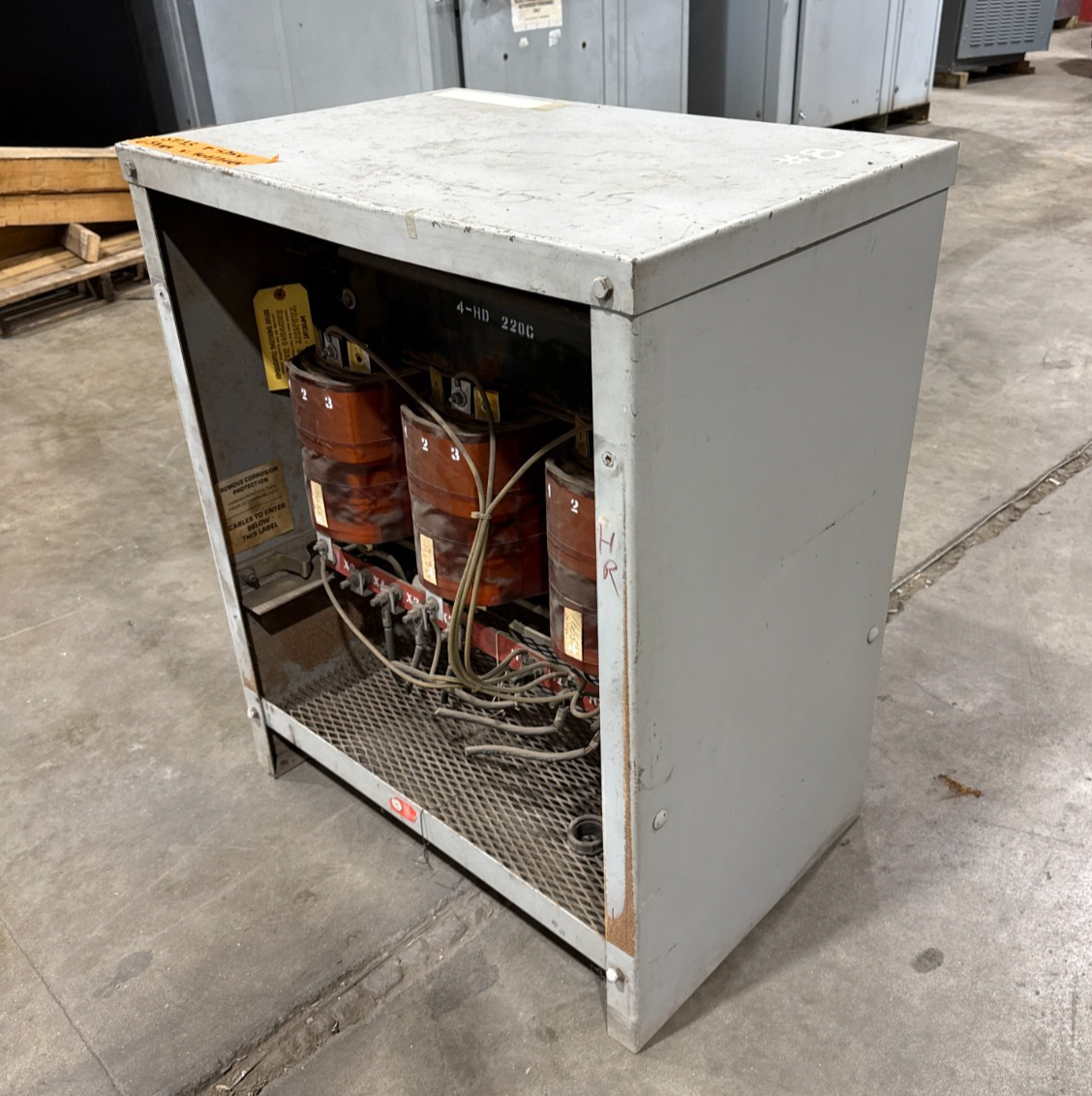 63KVA Hevi Duty DT621H63 Transformer Pri 575V Sec 460/266V 3PH Indoor Encl Used