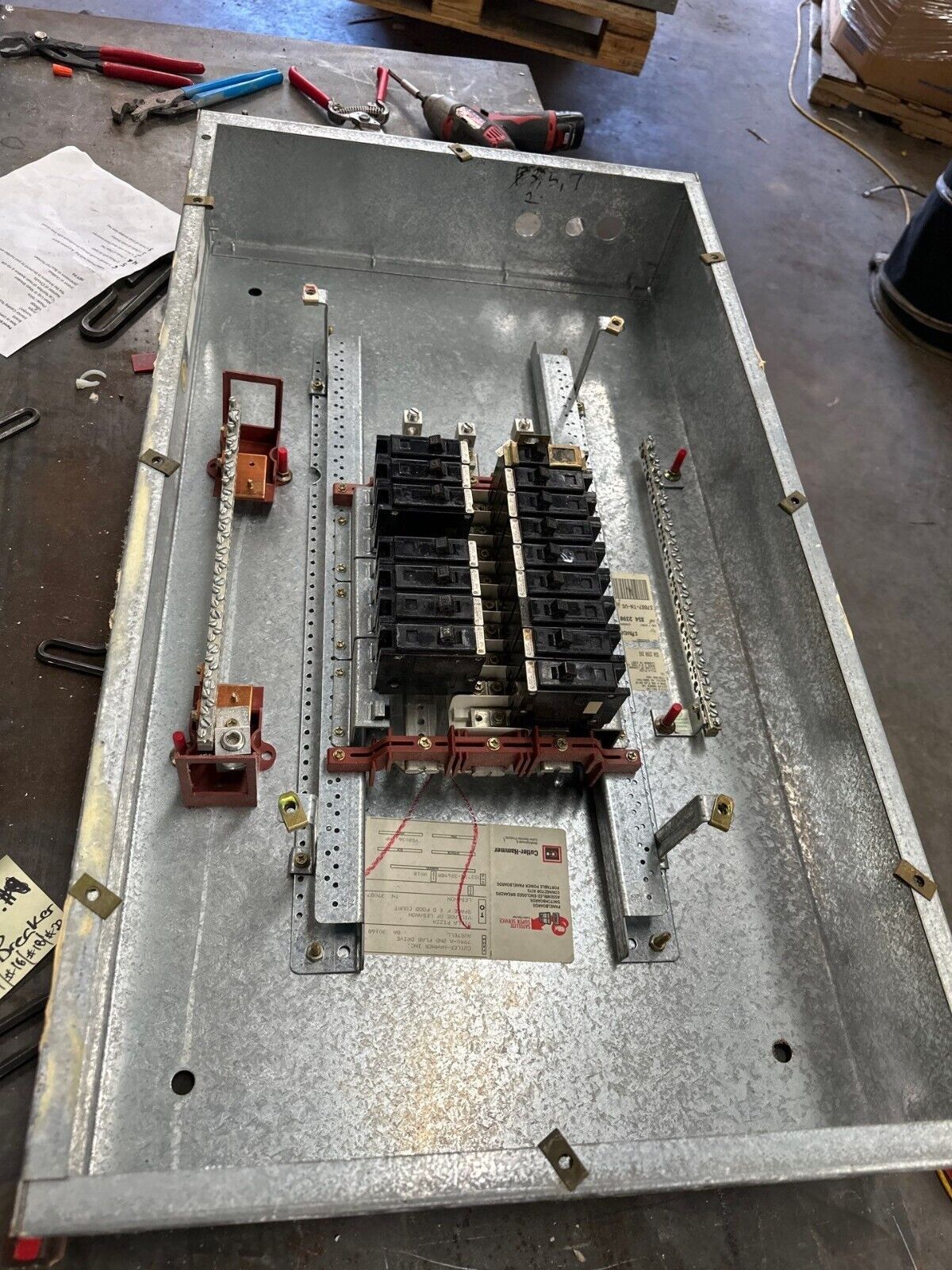 Cutler Hammer Pow-R-Line Panelboard 100A 240/120V 3PH 4W Indoor Main Lug MLO Used