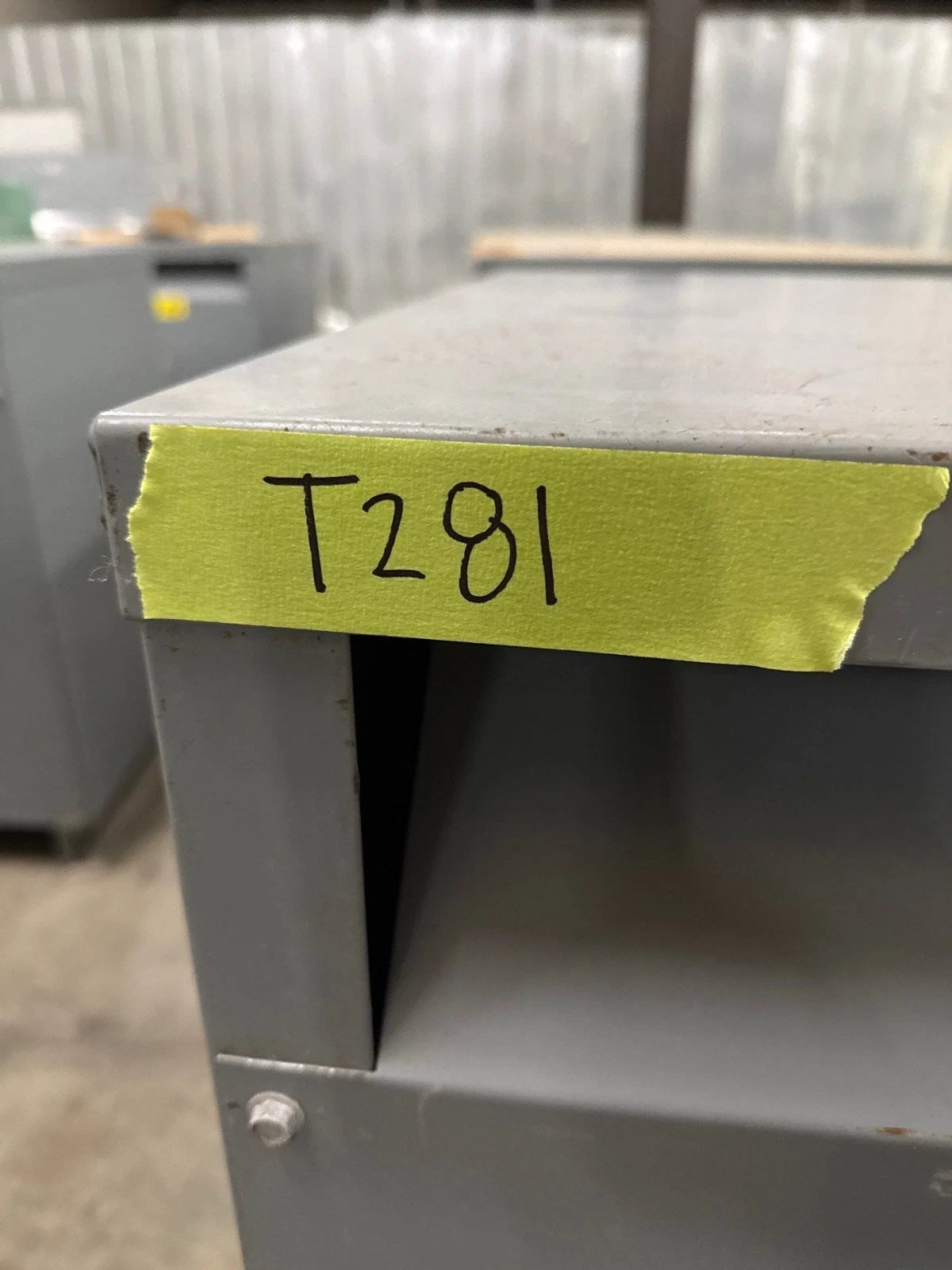 112.5KVA Square D EE112T3H Transformer 3PH Pri 480V Sec 208Y/120V Indoor T281 Used