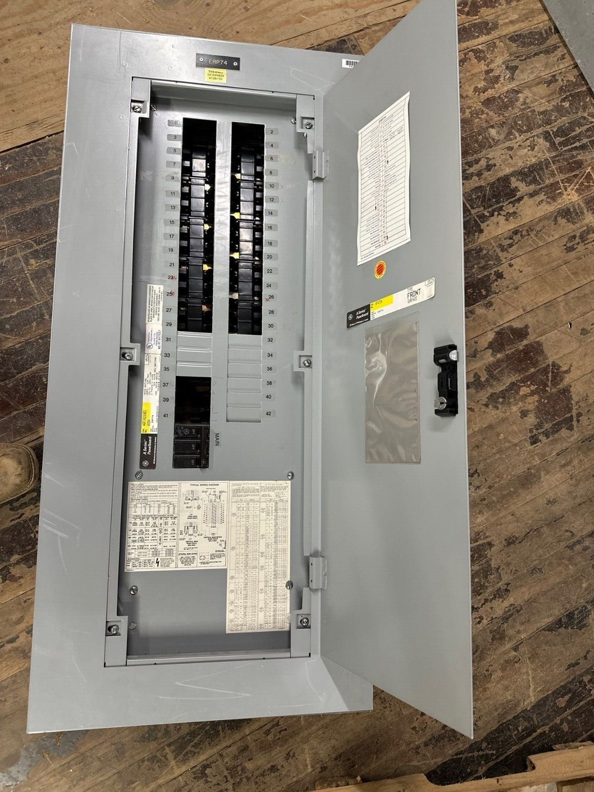 GE AQF3421ABX Panelboard 125A 208Y/120V 3PH 4W 42 CIR MCB THQB32100 NEMA 1 P031 Used