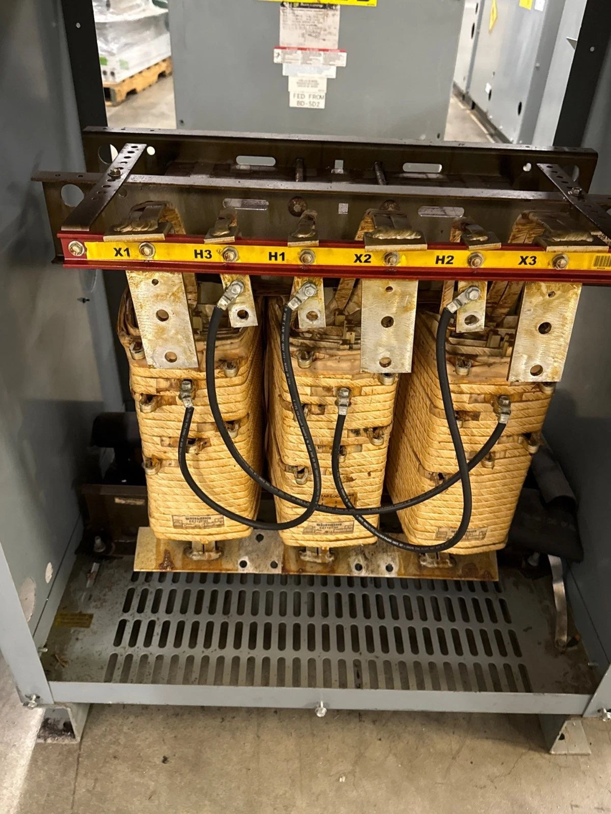 112.5KVA Square D EE112T3H Transformer Pri 480V Sec 208Y/120V Indoor 3PH T280 Used