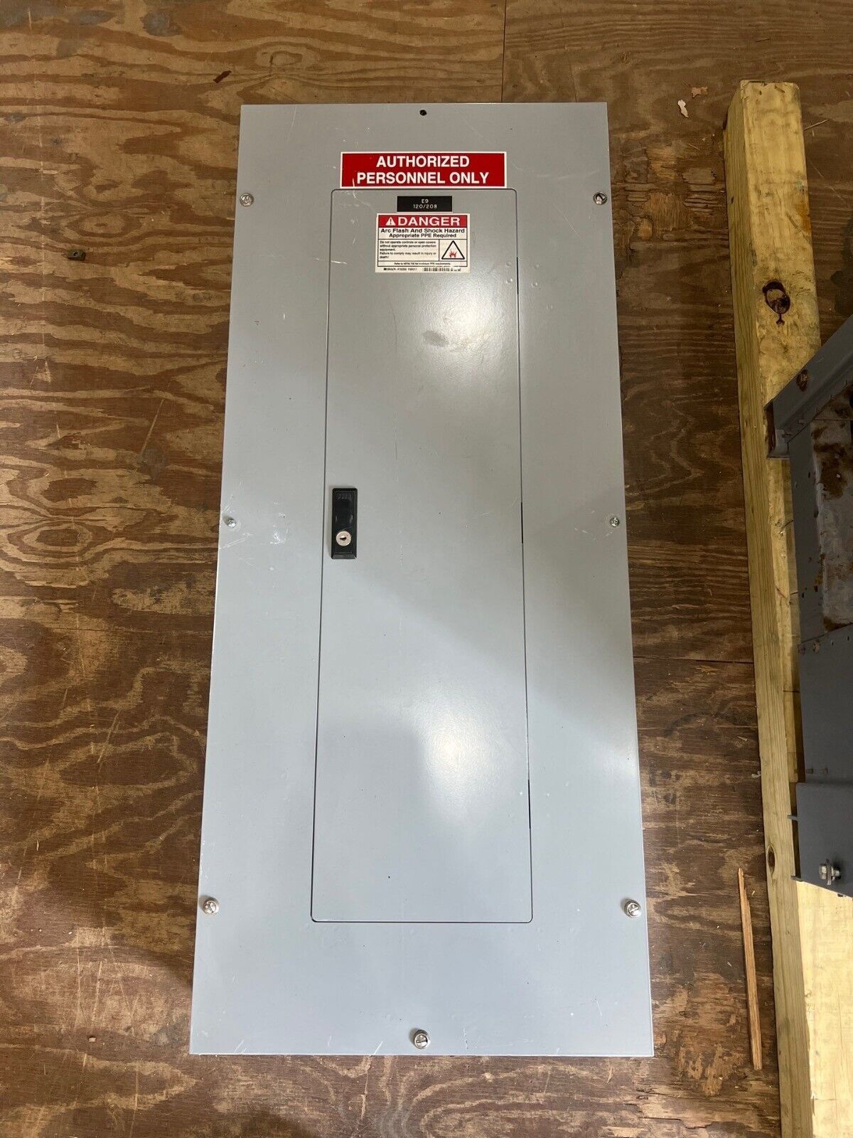 Cutler Hammer PRL1A Panelboard 100A 120/208V 3PH 42 Circuit Indoor MCB EHD3100 P663 Used