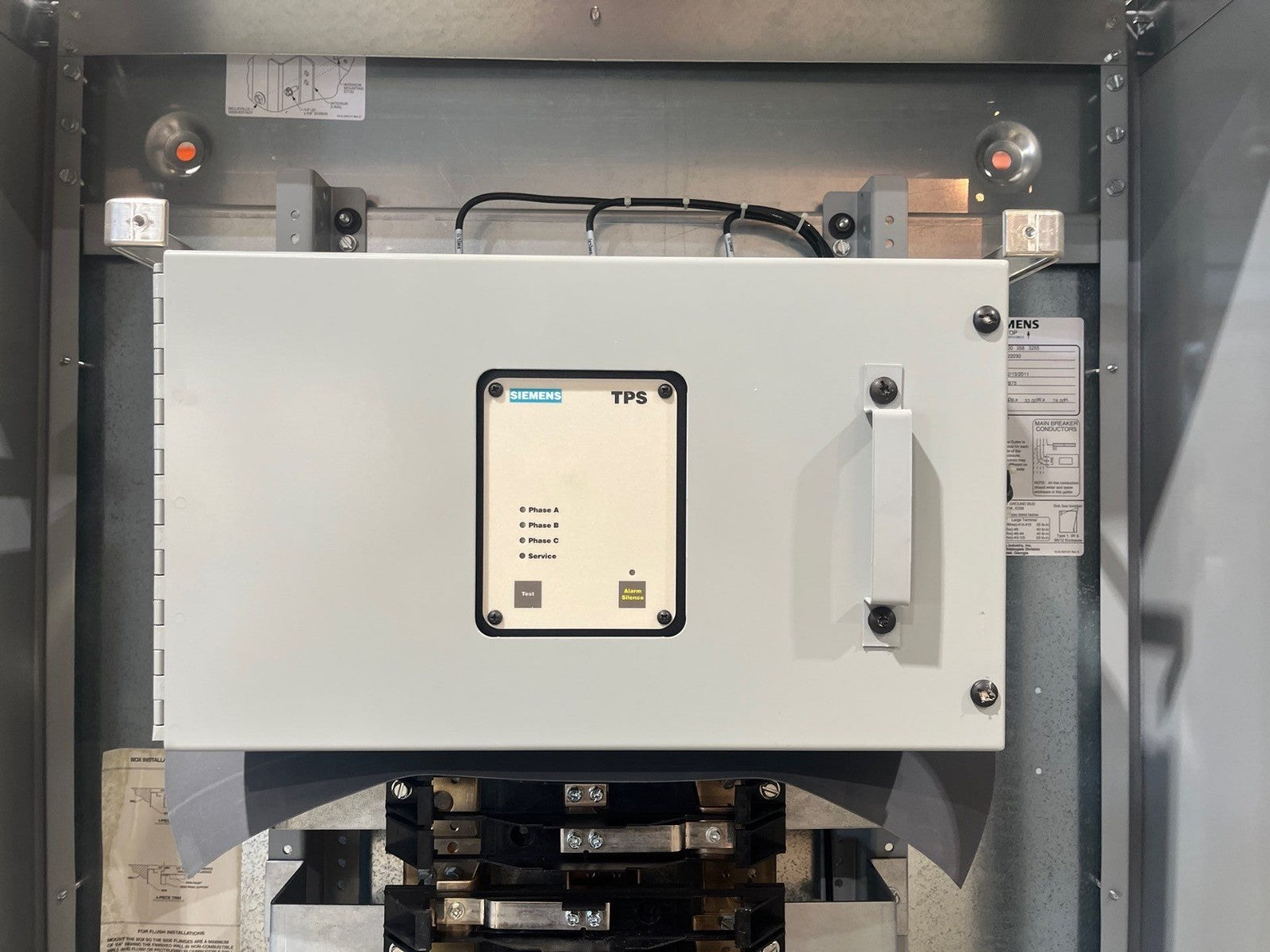 Siemens P4 Panelboard P4C75LX600EBS 600A 208/120V 3PH 4W 600 Amp Panel MCB 42Cir