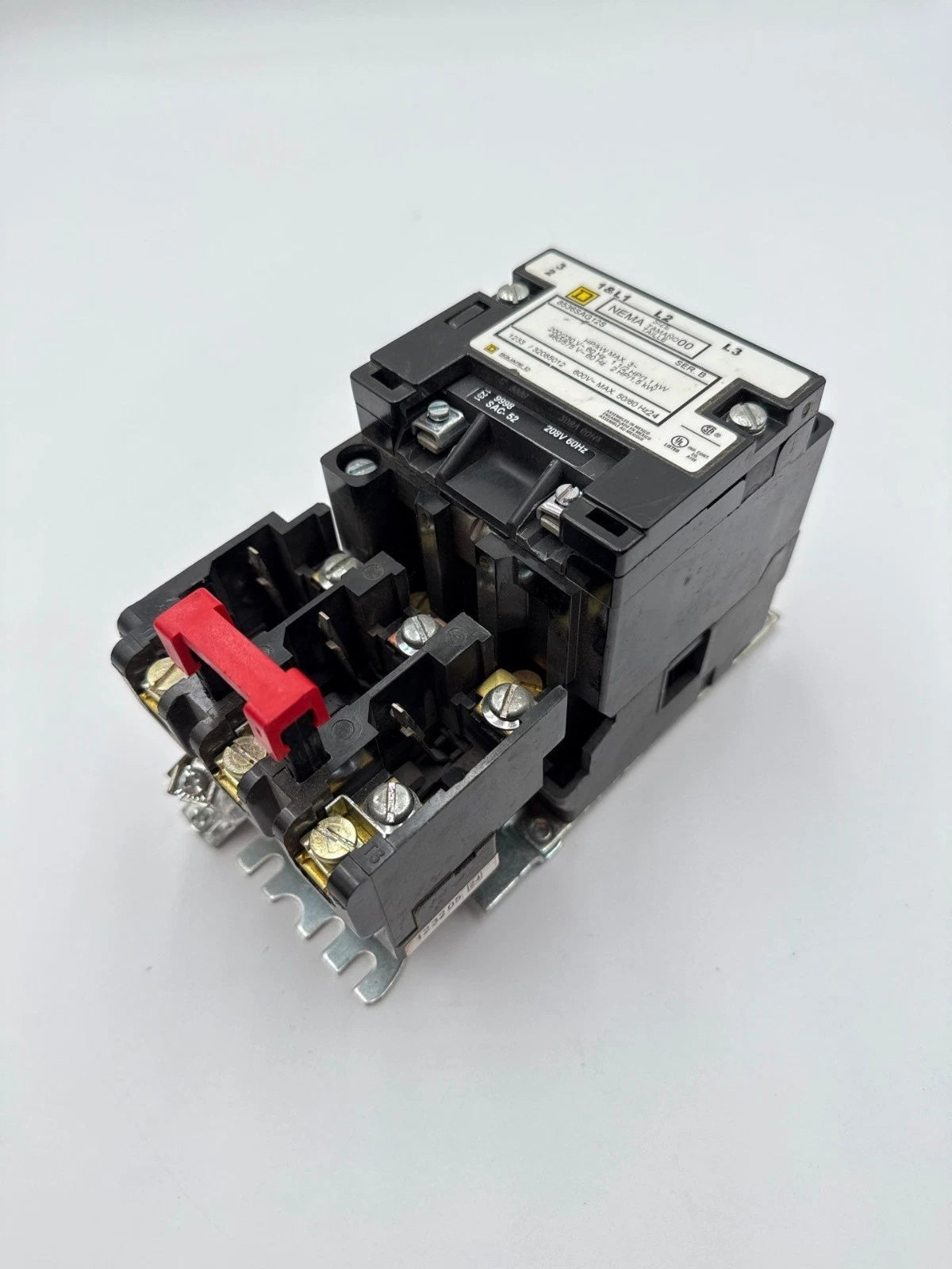 Square D 8536SAG12S Starter NEMA Size 00 3P 2HP 600V Max Coil 208V 9998SAC52 Used