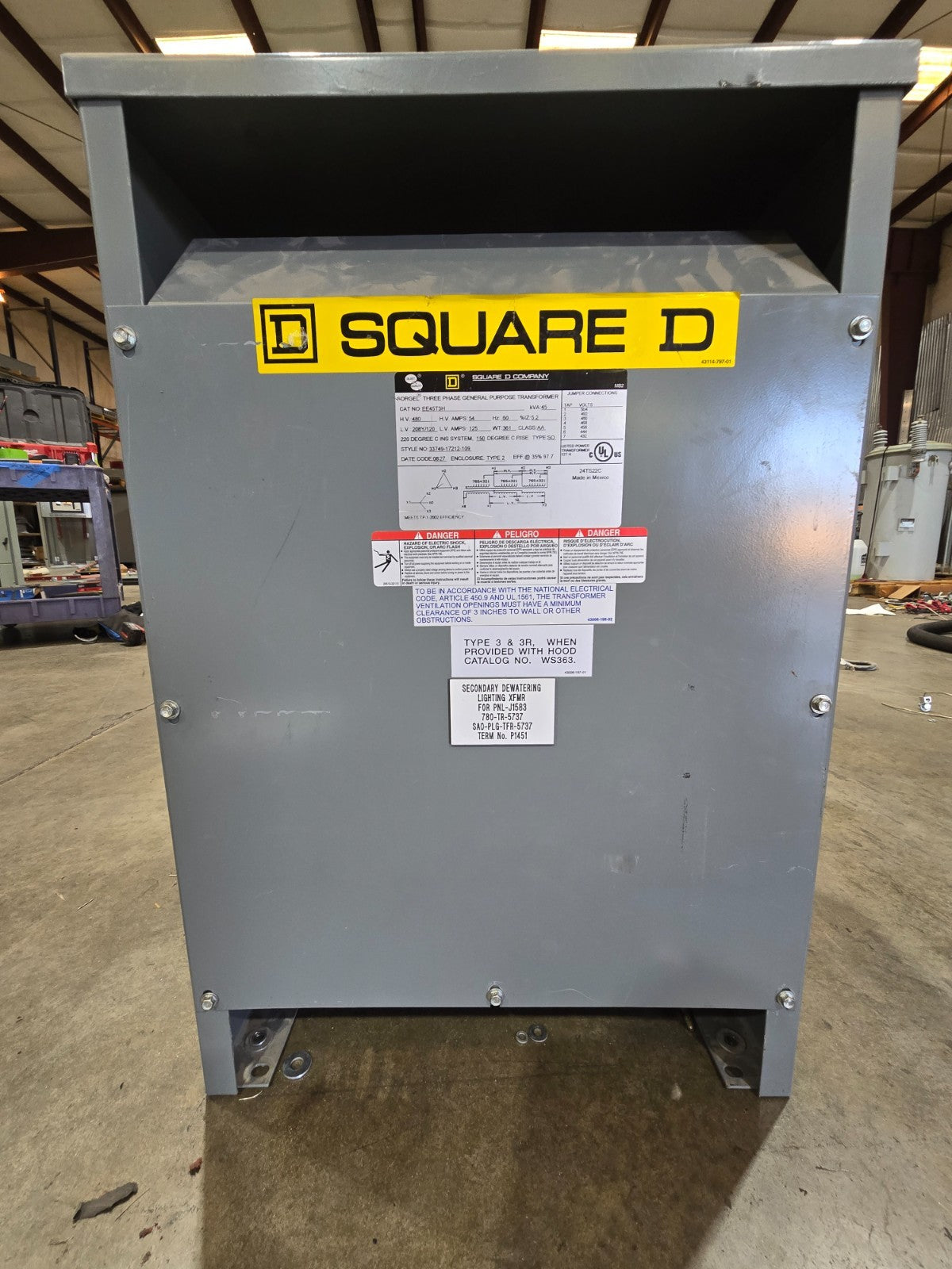 45 KVA Square D EE45T3H Transformer Pri 480V Sec 208/120V 3 Phase Indoor Encl Used