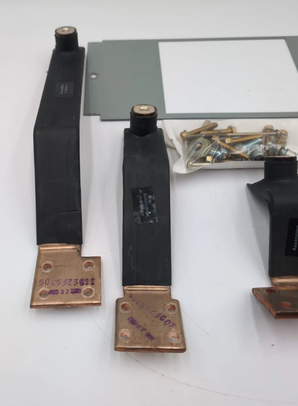 Eaton KPRL4LG 600A 600V Mounting Kit 3P 600 Amp LGH LGE Breakers Single 17" Long Used