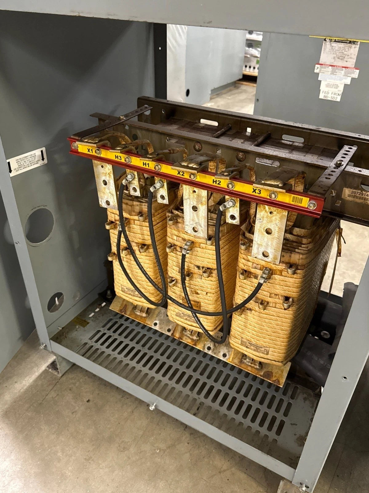 112.5KVA Square D EE112T3H Transformer Pri 480V Sec 208Y/120V Indoor 3PH T280 Used