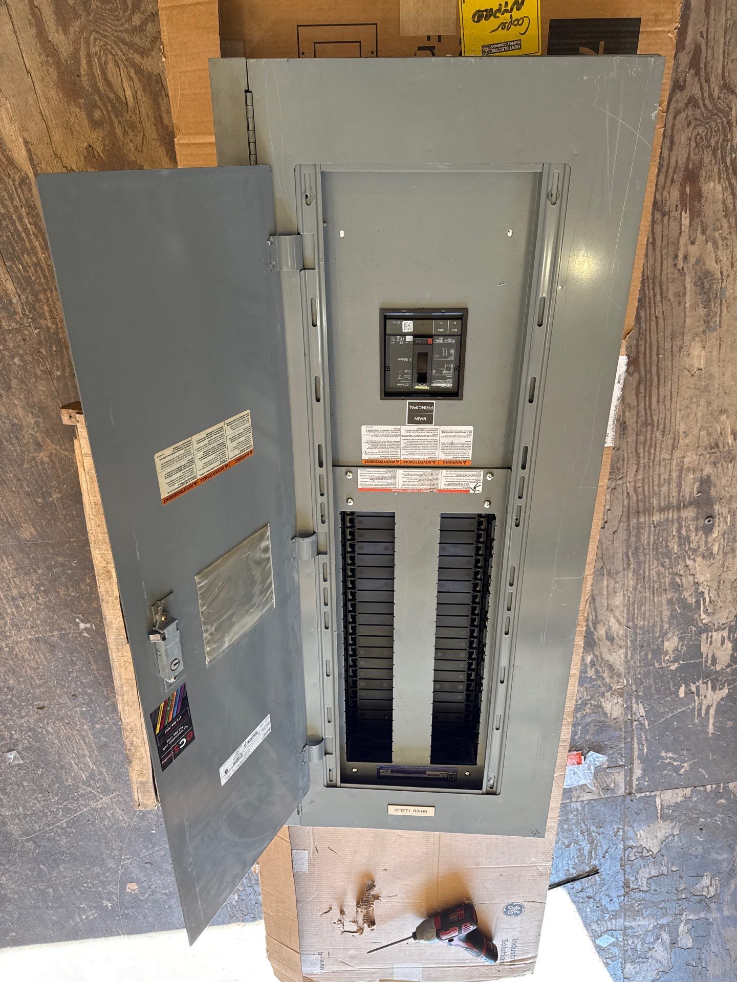 Square D NF Panelboard 30A 480Y/277V 3PH 4W 42 Space Main HJP36030 MCB Indoor New