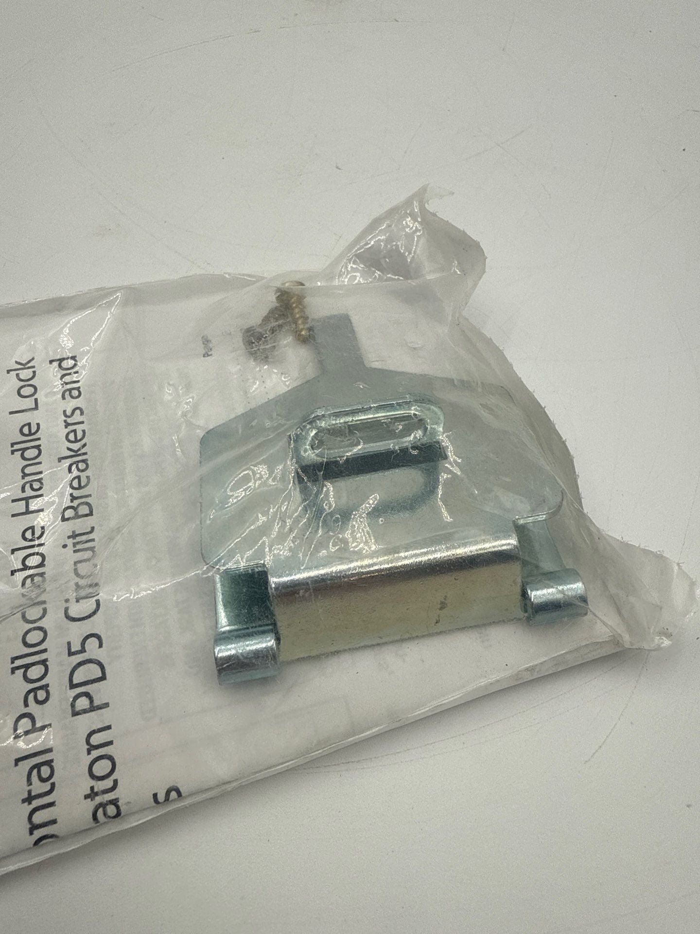 Eaton PDG5XPLKS Power Defense L/R Side Padlockable Hasp PD5 Global Frame J-K New