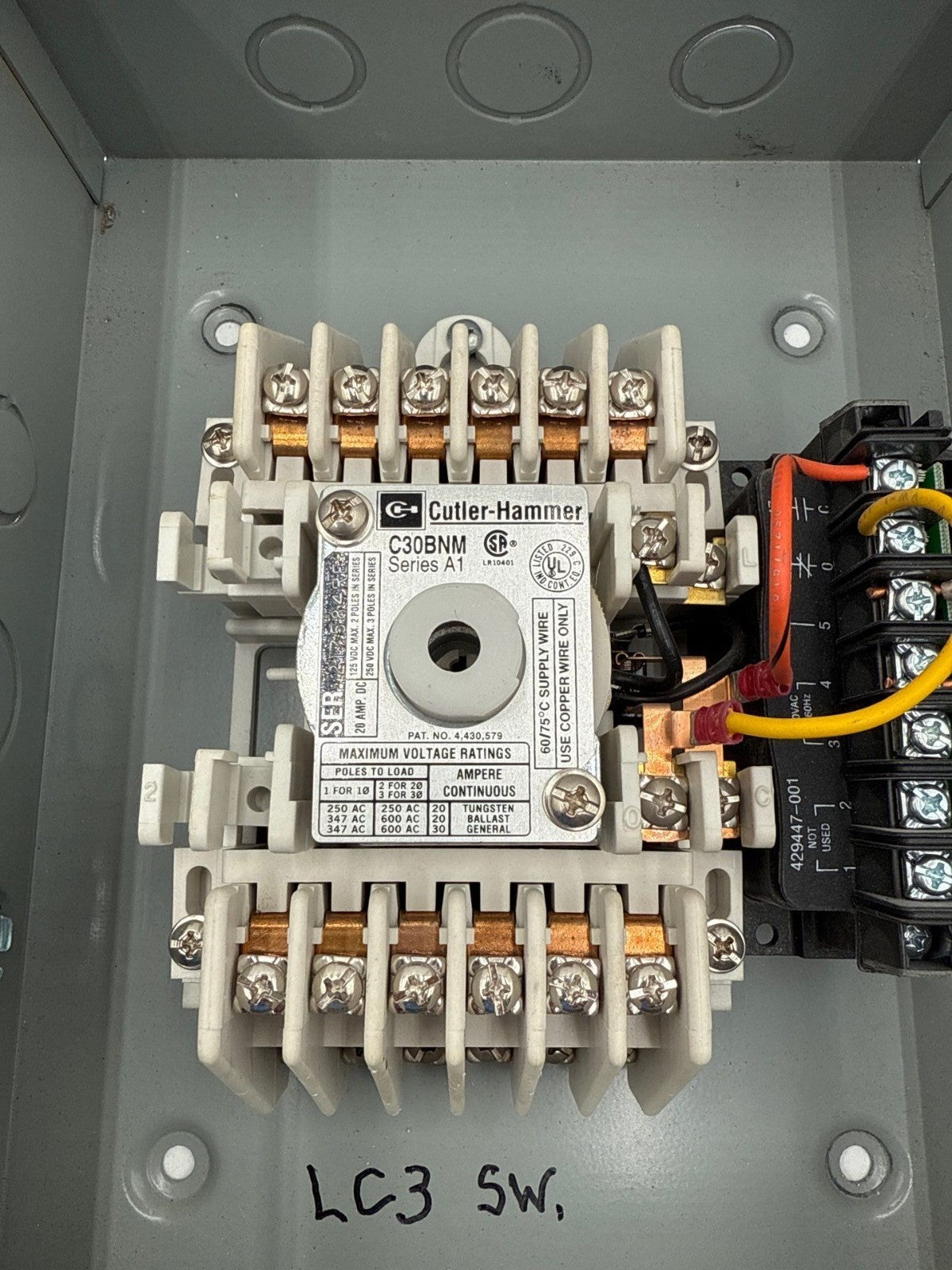 Cutler Hammer C30BNM Enclosed Lighting Contactor 30A 6 Pole 600V Coil 110/120V Used