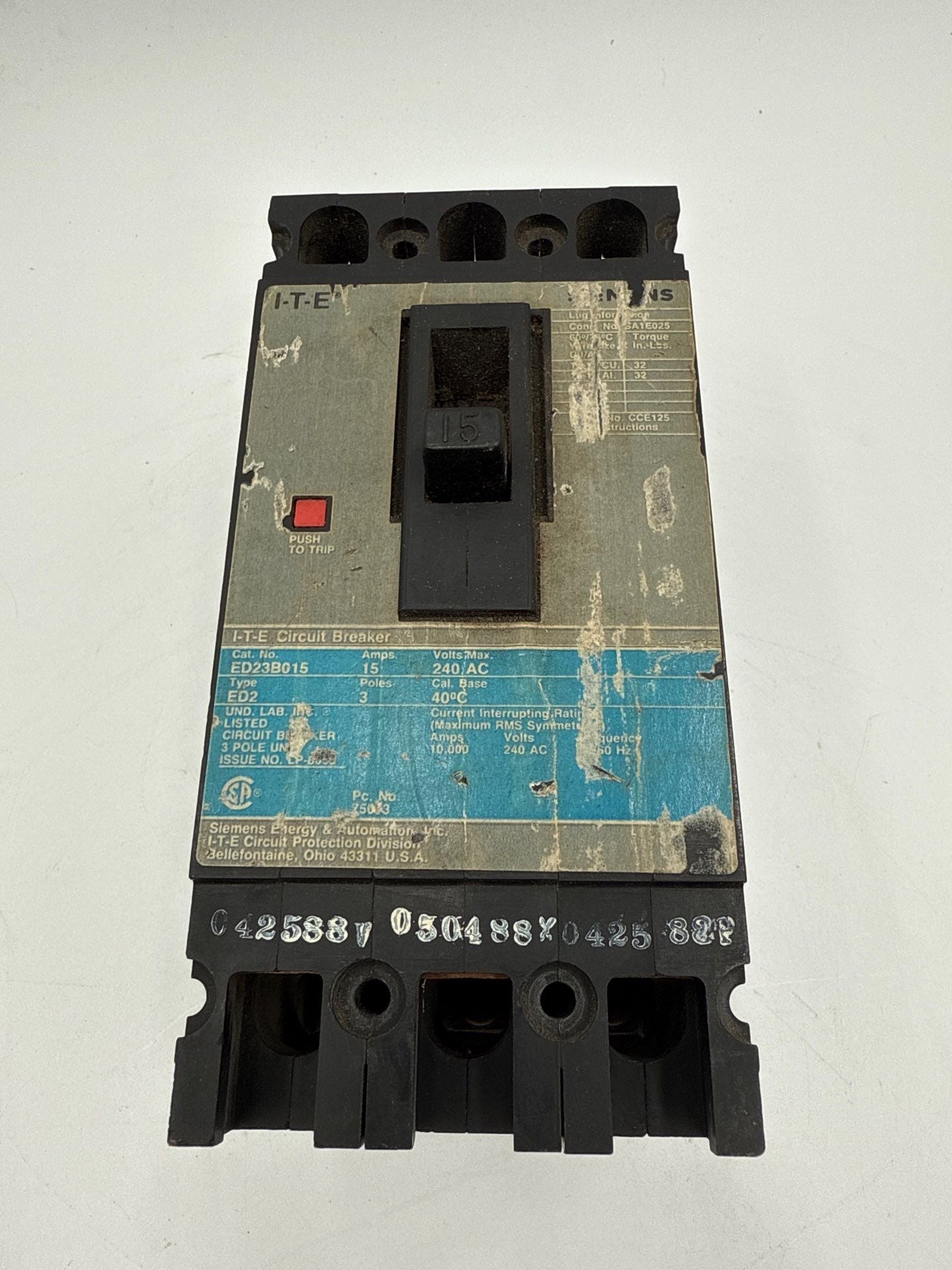 Siemens ITE ED23B015 Circuit Breaker 15A 3P 240V ED2 15 Amp 3 Pole Used
