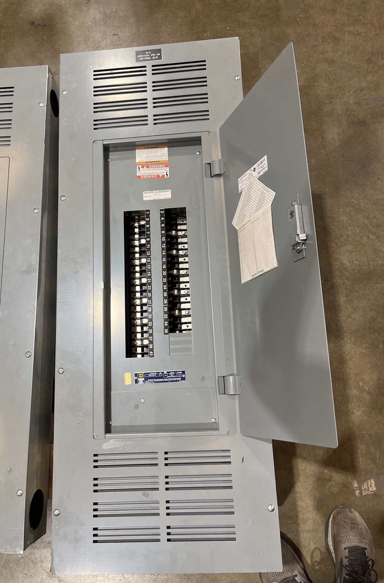 Square D NQOD442L400 Panelboard 400A 3PH 208Y/120V 4W MLO Panel 400 Amp 42 Cir Used