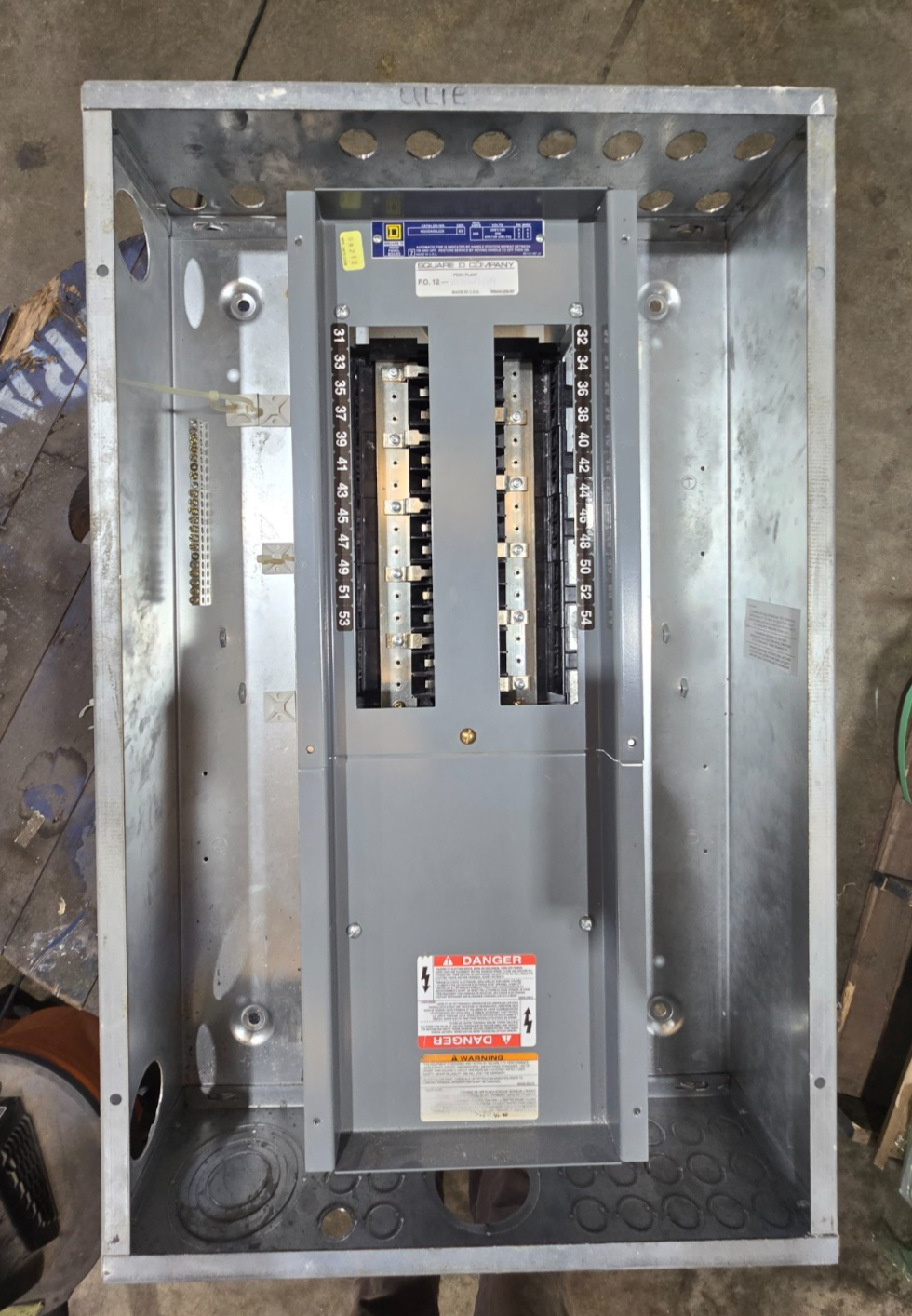 Square D NQOD430L225 Panelboard 225A 208/120V 3PH 4W MLO Panel 225 Amp 30 Cir Used