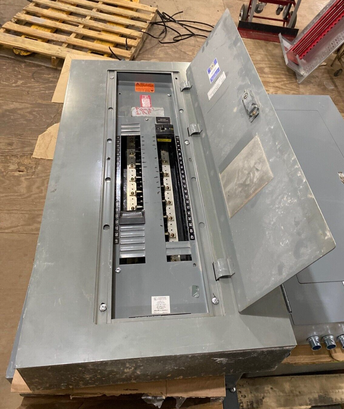 Square D NQOD Panelboard 100A 208/120V 3PH 4W 42 Circuit Indoor Encl MCB QOB3100 P648 Used