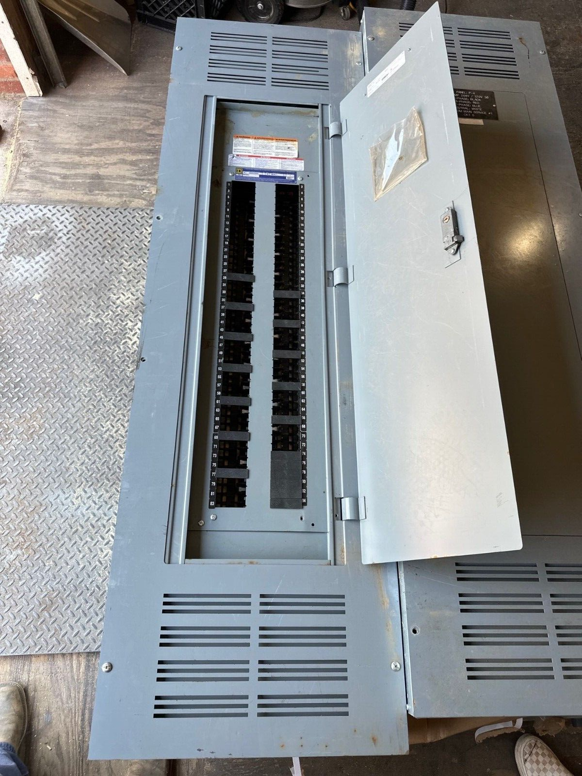 Square D NQ Panelboard 400A 208Y/120V 3PH 4W Indoor Encl Main Lug 84 Circuit MLO P521 Used