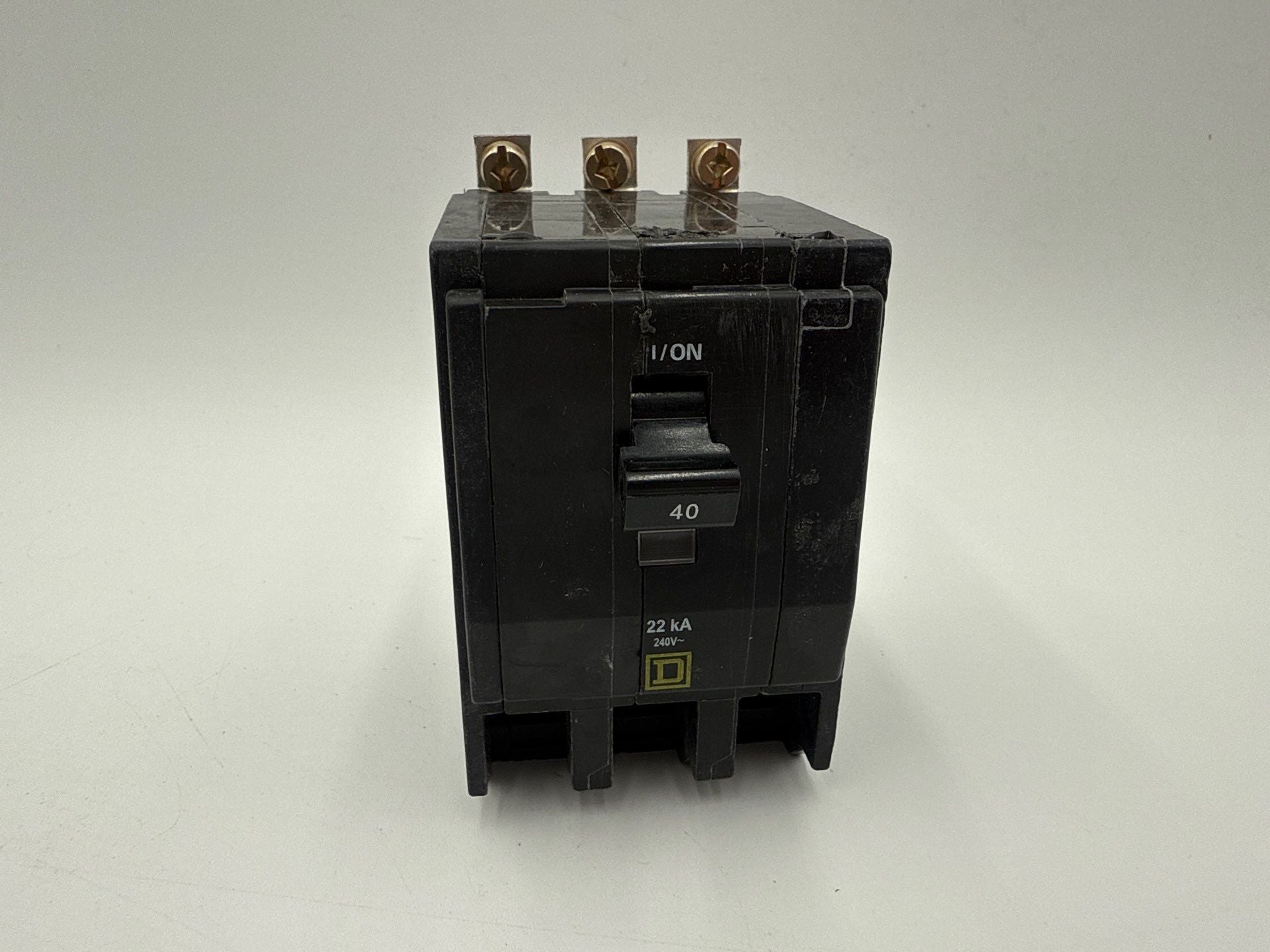 Square D QOB340VH Circuit Breaker 40A 3P 240V 22kA QOB 40 Amp 3 Pole New