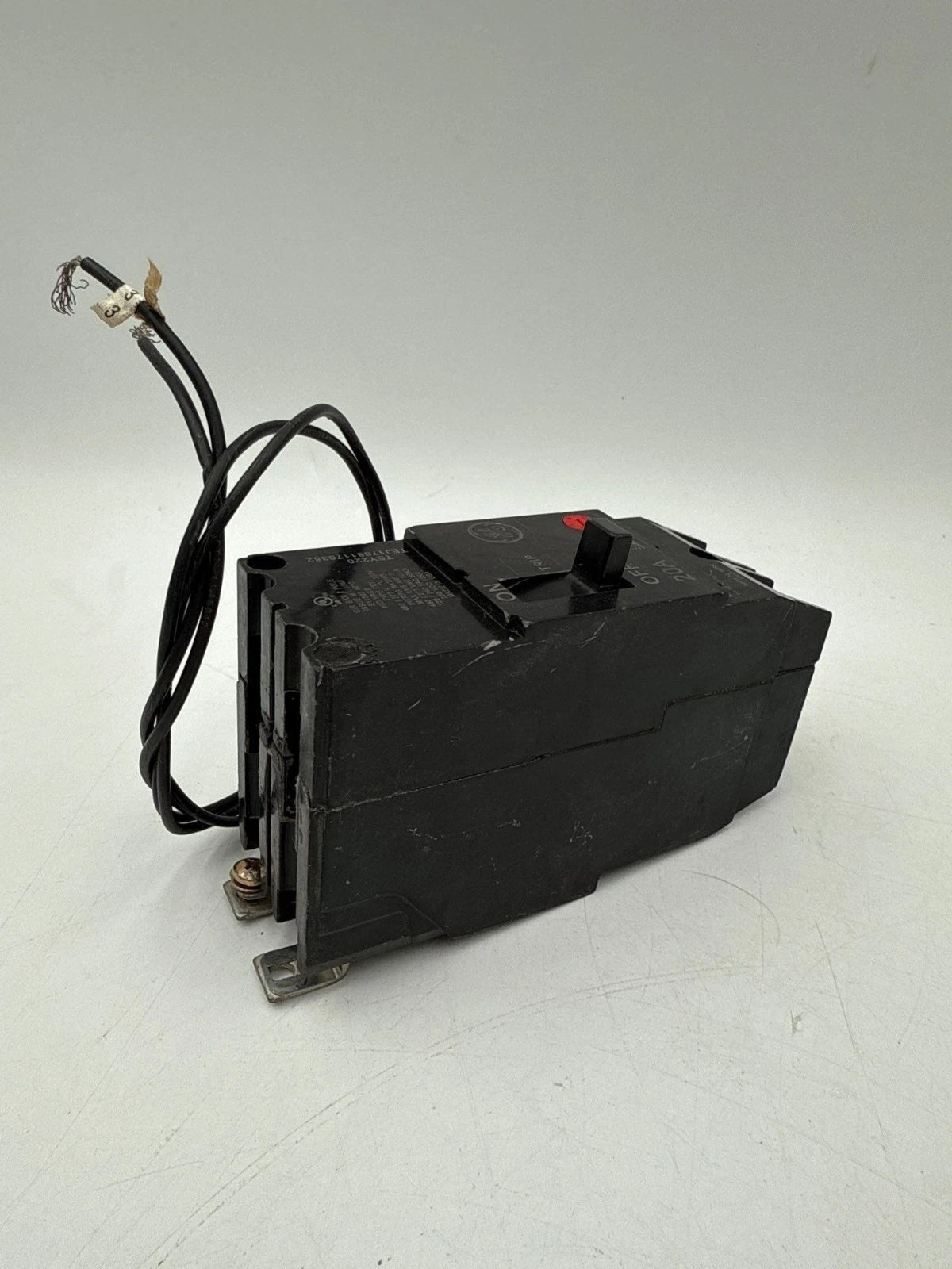 GE TEY220ST12 Circuit Breaker 20A 2P 480/277V TEY 20 Amp 2 Pole Shunt Trip 120V Used