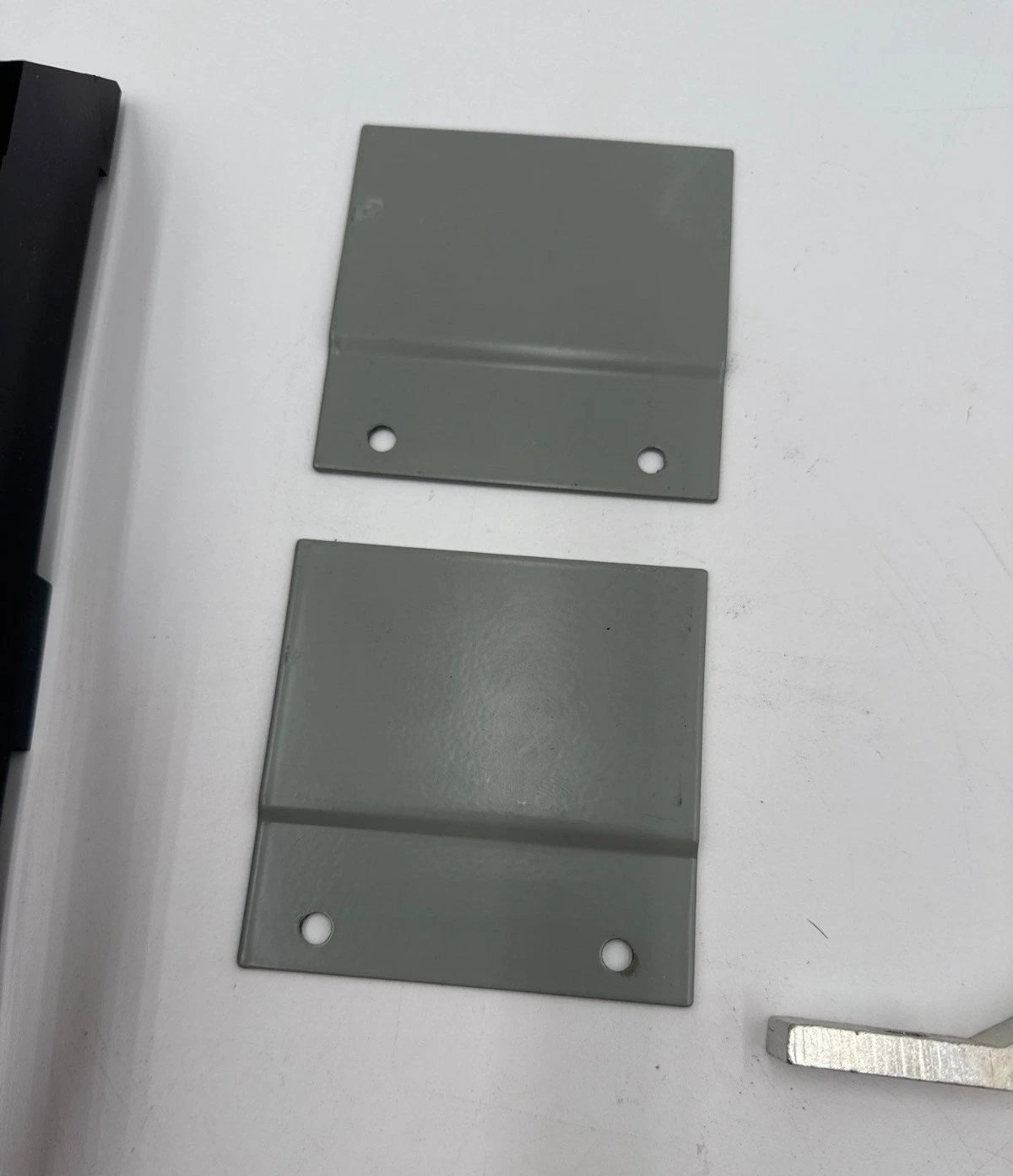 Siemens BBKVA4P2P3 Twin Strap Kit For 3VA41 Breakers 125A Max P2 or P3 Panel Used