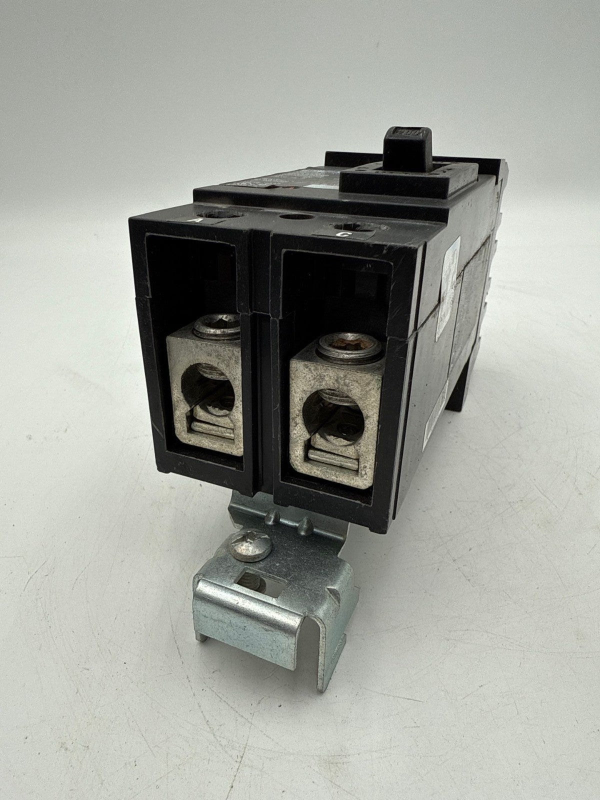 Square D QGA222002 I-Line Circuit Breaker 200A 2P 240V QGA 200 Amp 2 Pole QG 225 Used