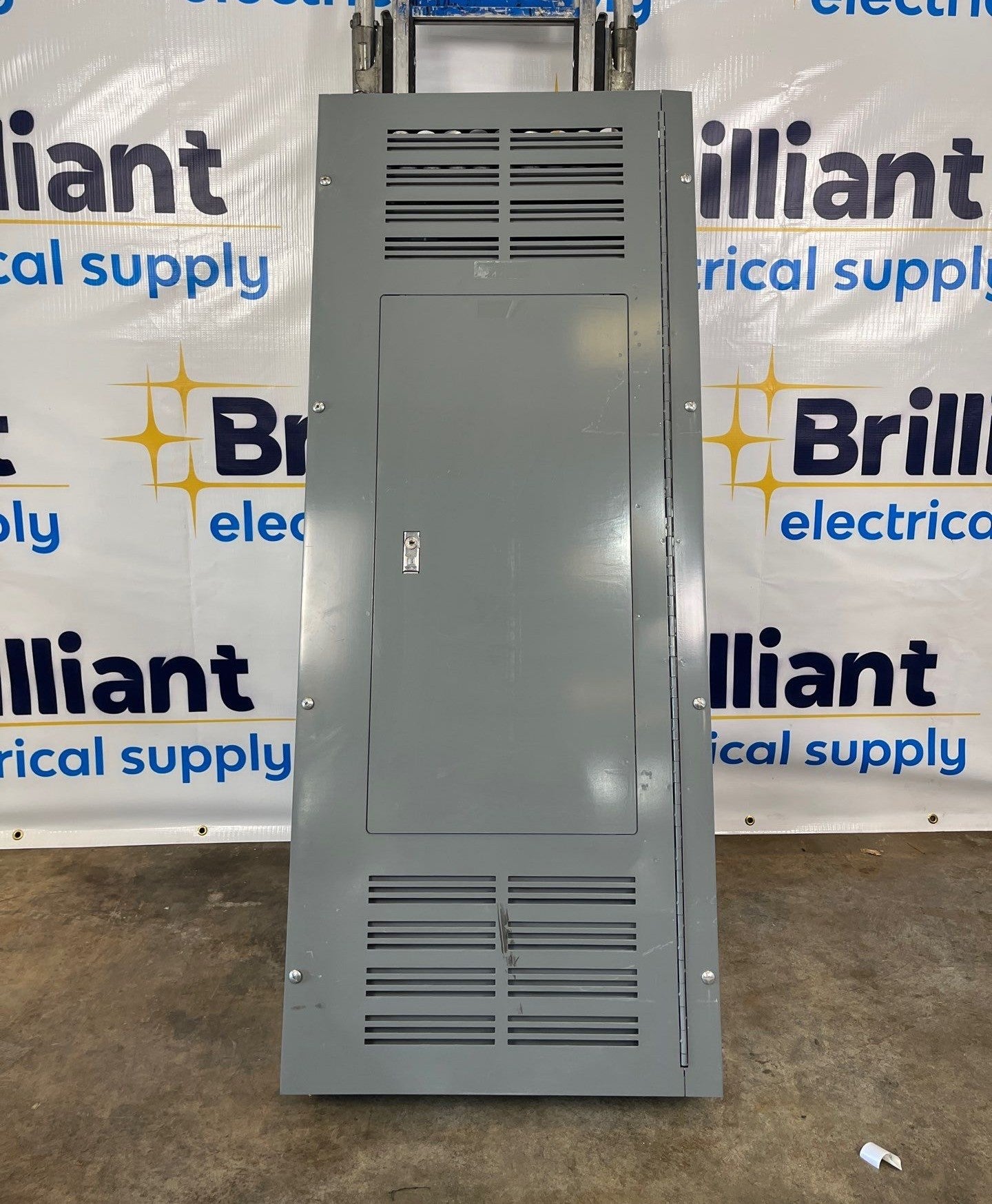 Square D NQ Panelboard 400A 208/120V 3PH 4W MLO 42 Circuit Indoor Encl MH50 Used