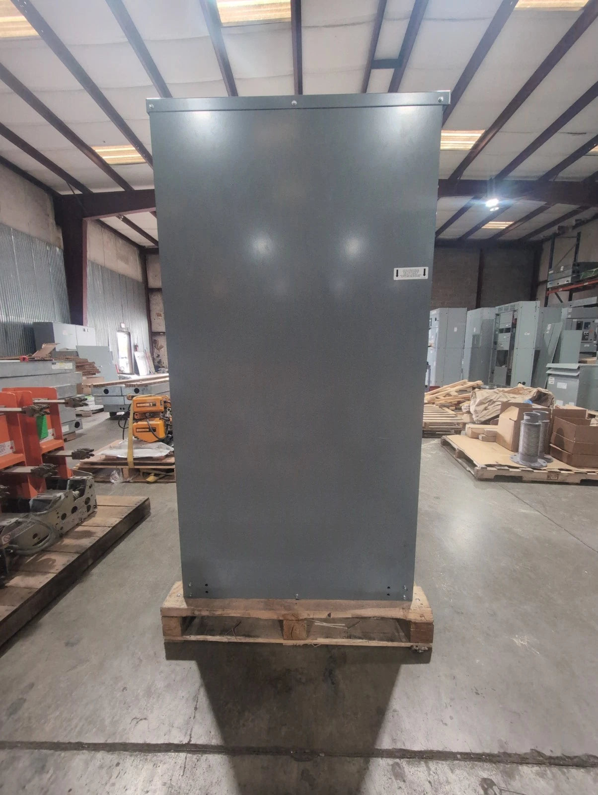 500 kVA Square D EX500T76HFCU Transformer Pri 480V Sec 480/277V 3PH 60Hz New New