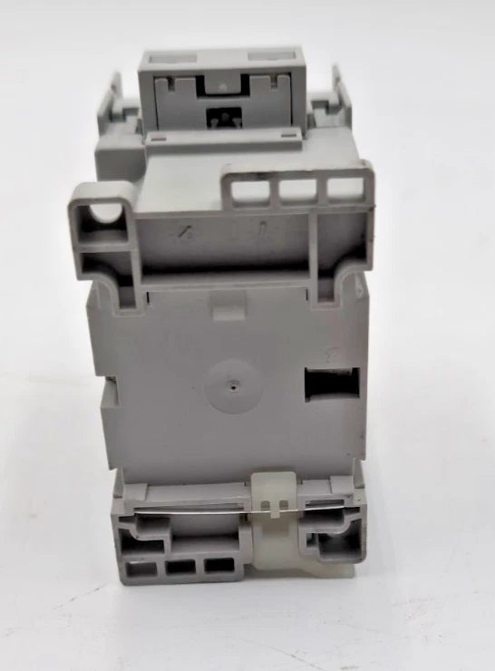 Allen-Bradley 100-C23KJ10 Bulletin 100-C Series IEC Contactor 24V 50/60Hz 23A Used