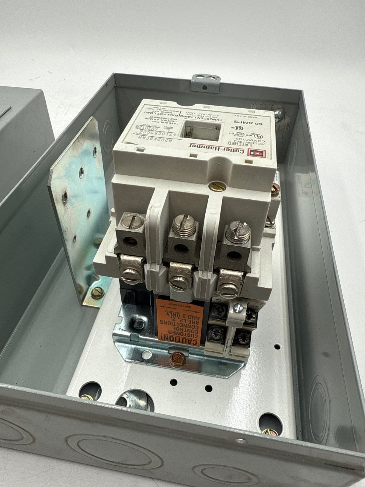 Cutler Hammer ECL04D1A3A Enclosed Lighting Contactor A202K2CAM 3P Coil 110/120V