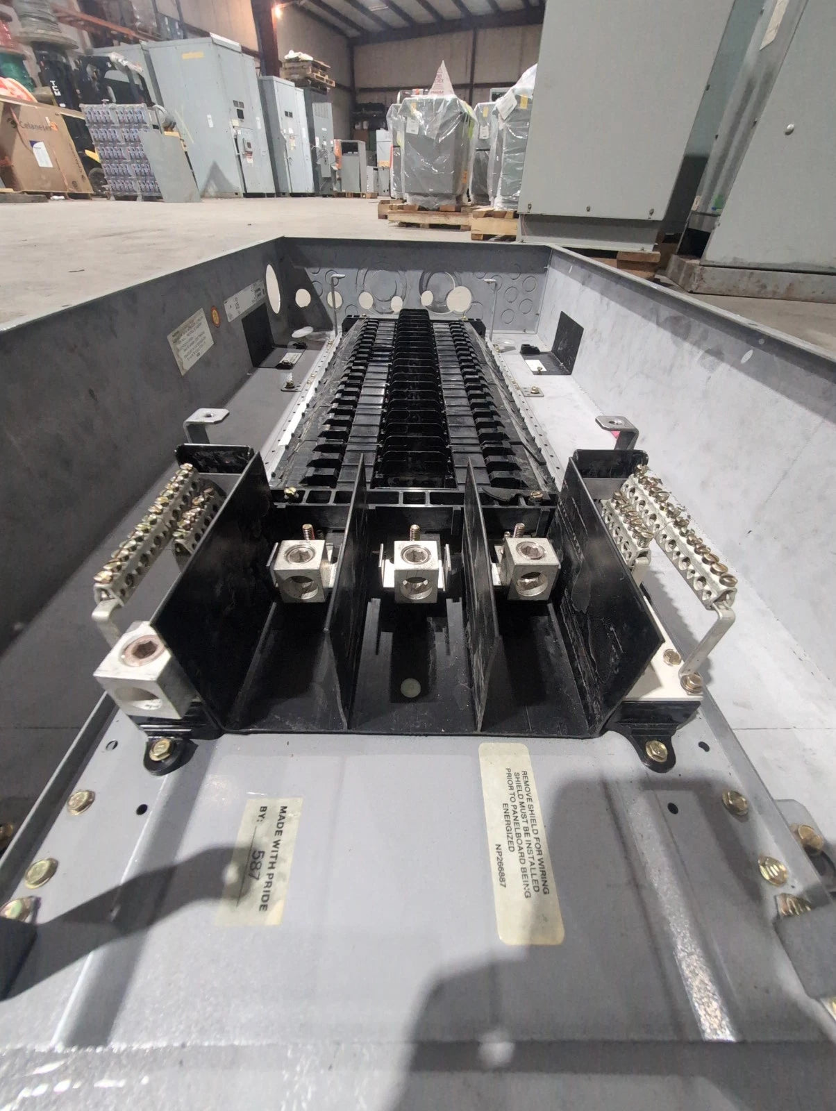 GE AQF3422MB Panelboard 225A 208/120V 3PH 4W 42 Cir MLO Panel 225 Amp AB49B Used