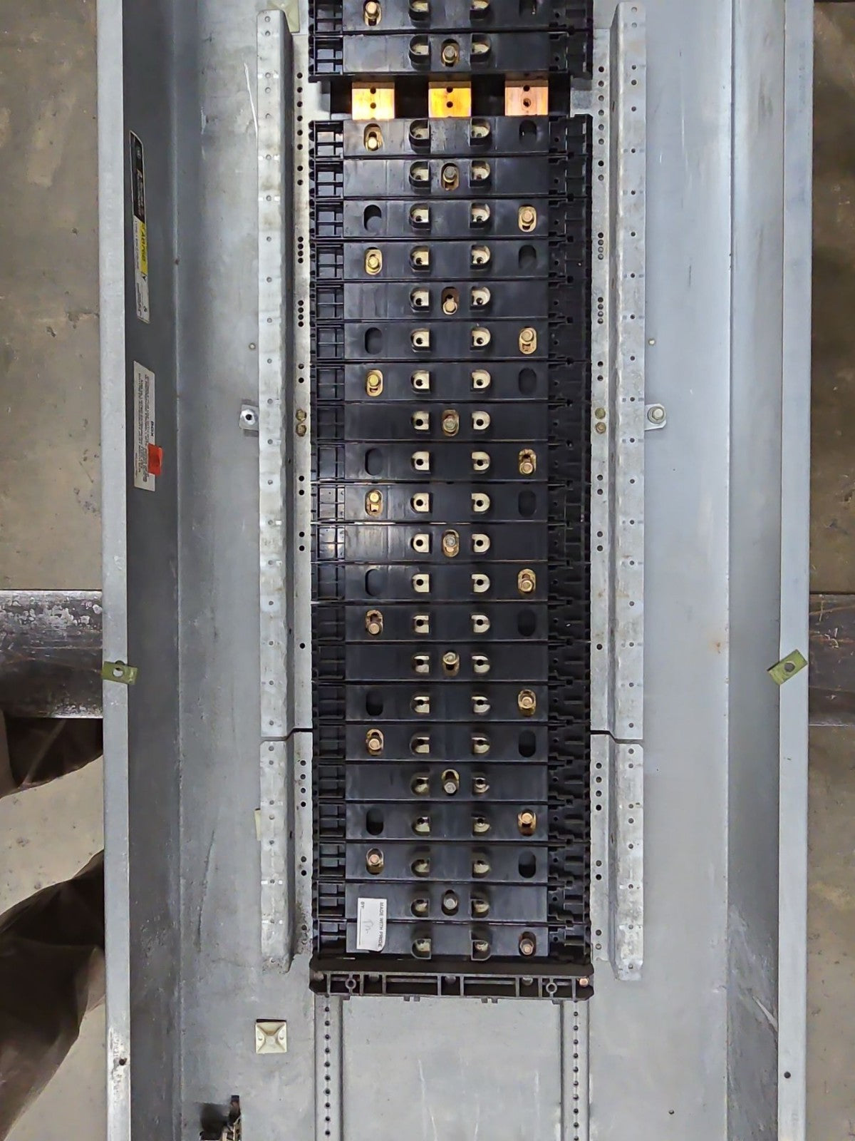 GE ADF3482GTX Panelboard 225A 480V 3PH 3W 48 Cir MCB Panel 225 Amp SFPA36AT0250