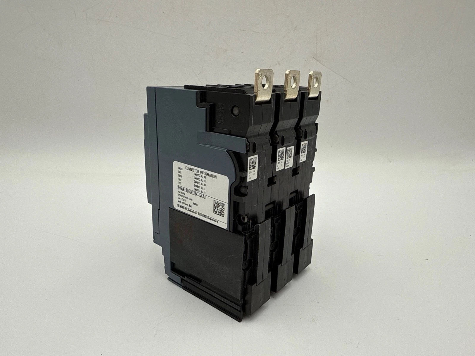 Siemens 3VA4130-6ED34-0AA0 Circuit Breaker 30A 3P 600V 3VA Bolt On 30 Amp 3 Pole New