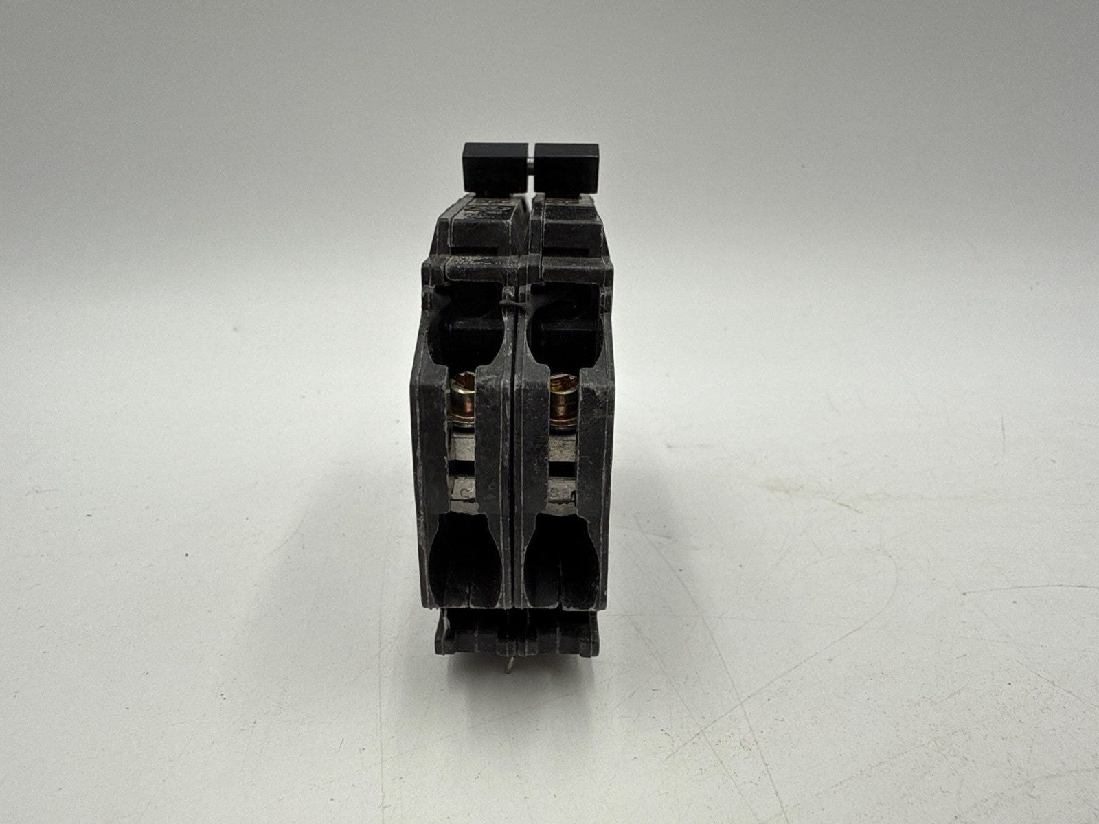 GE THQP225 Circuit Breaker 25A 2P 120/240V THQP 25 Amp 2 Pole Plug On New