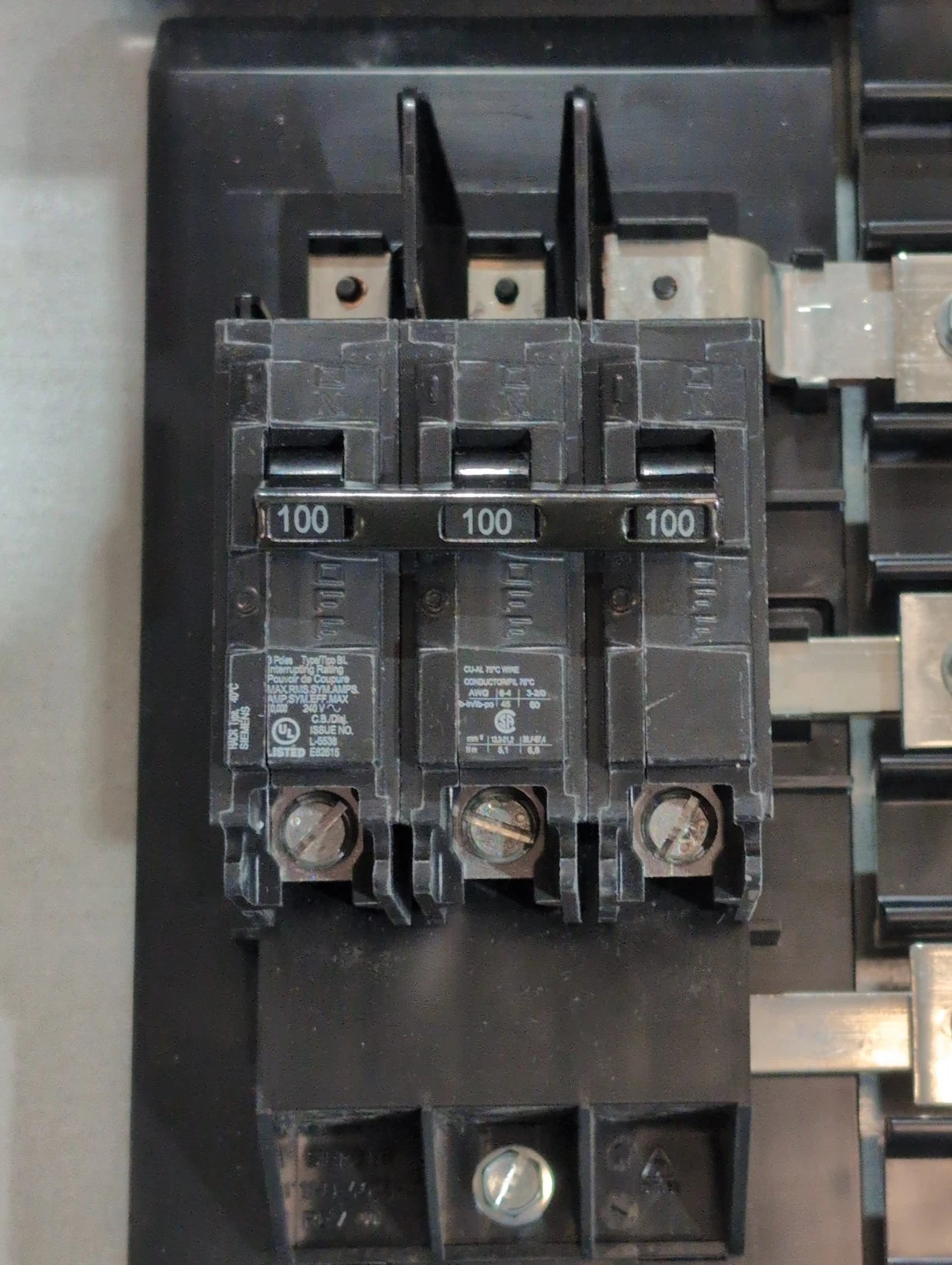 Siemens P1C42BL100ABST P1 Panelboard 100A 208/120V 3PH MCB Panel 100 Amp 42 Cir New