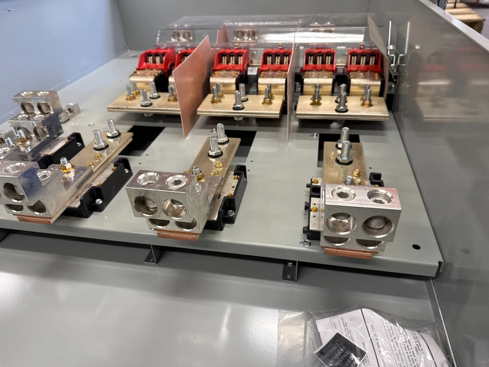 Eaton DH328NRK Safety Disconnect Switch 1200A 3P 240V 3PH 3R Outdoor 1200 Amp Used