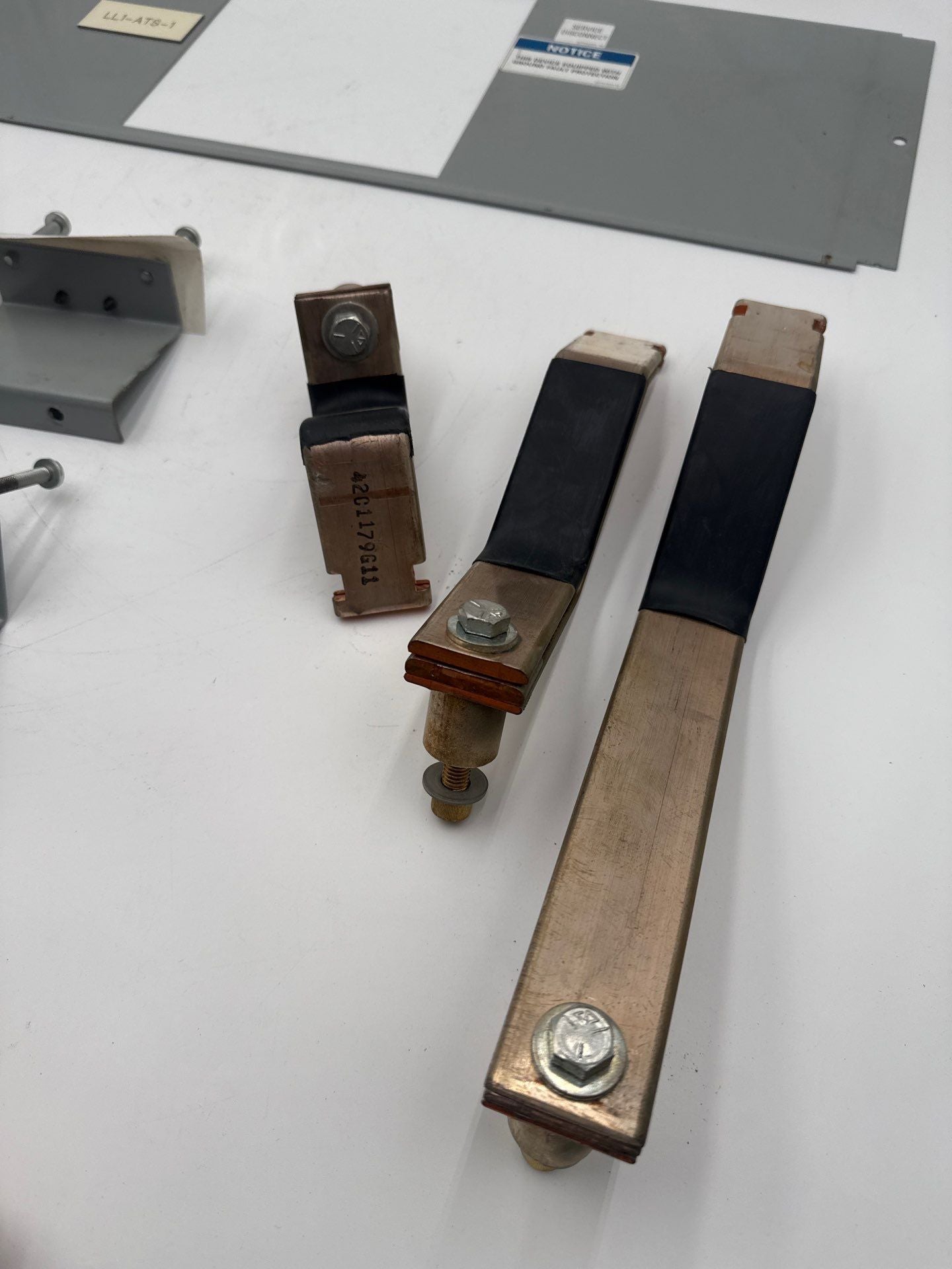 Eaton KPRL4MD 800A Mounting Hardware Kit 3P 600V 800 Amp Single Branch Used