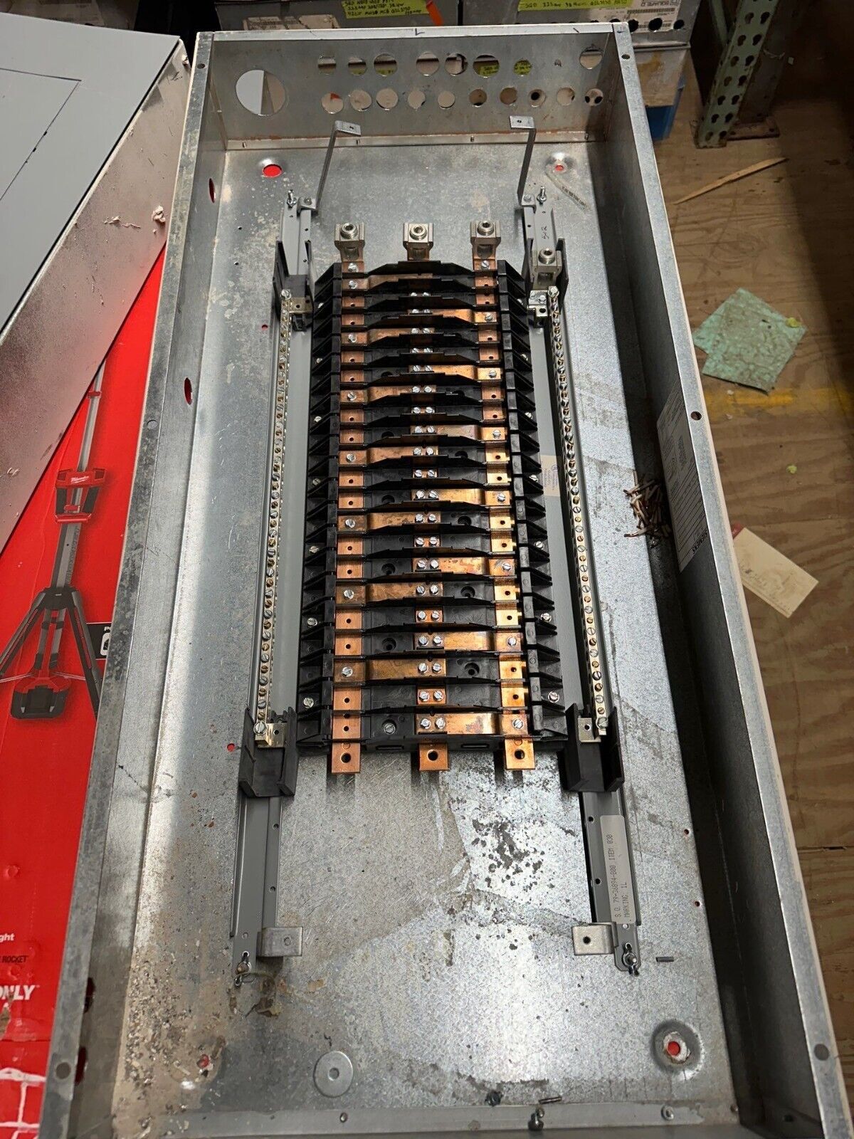 Siemens S1C42ML250ATS S1 Panelboard 250A 208/120V 3PH 4W Indoor Encl MLO 42 Cir P066 Used
