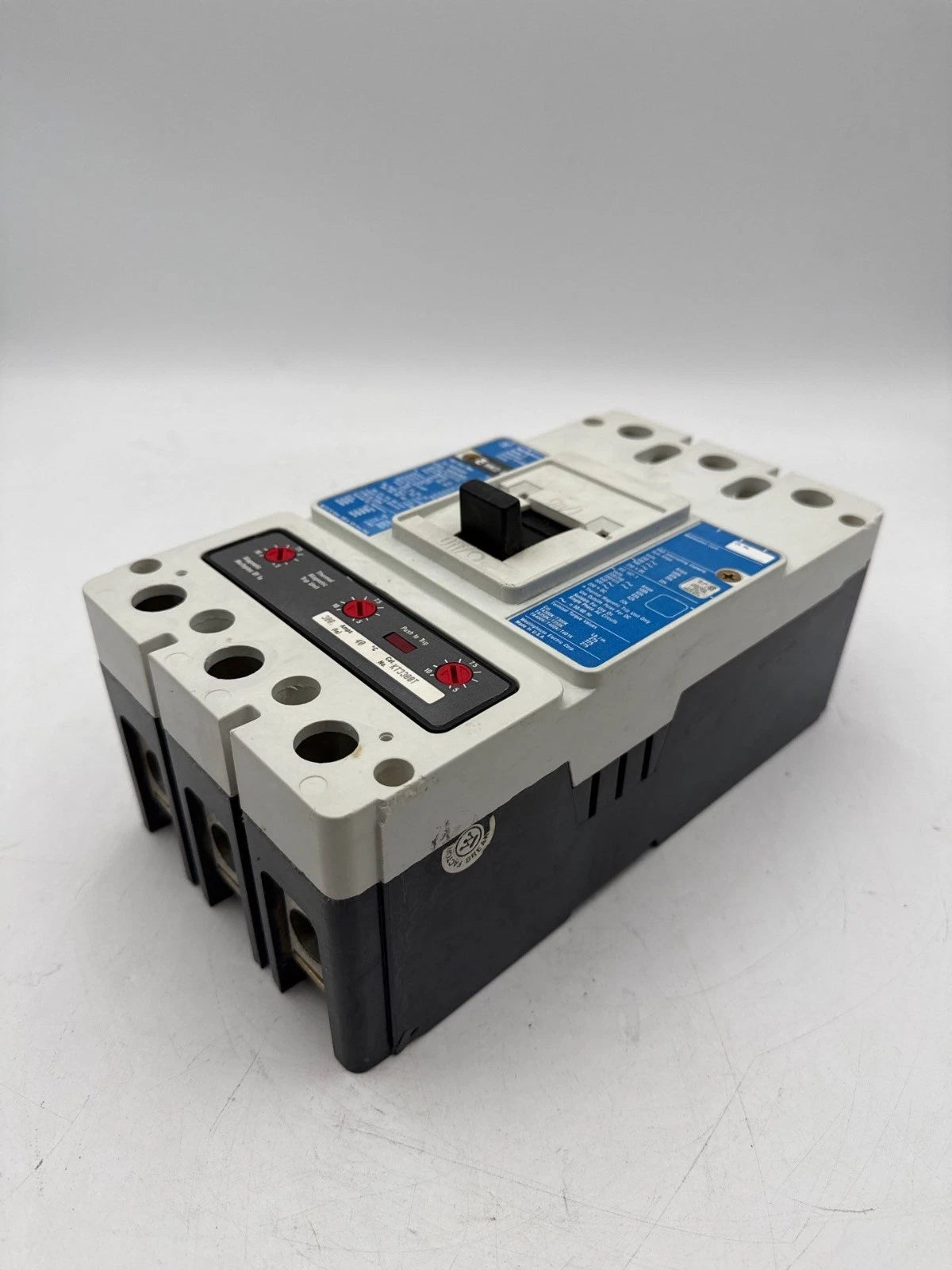 Westinghouse HKD3300 Circuit Breaker 300A 3P 600V 3PH HKD 65k 300 Amp 3 Pole Used