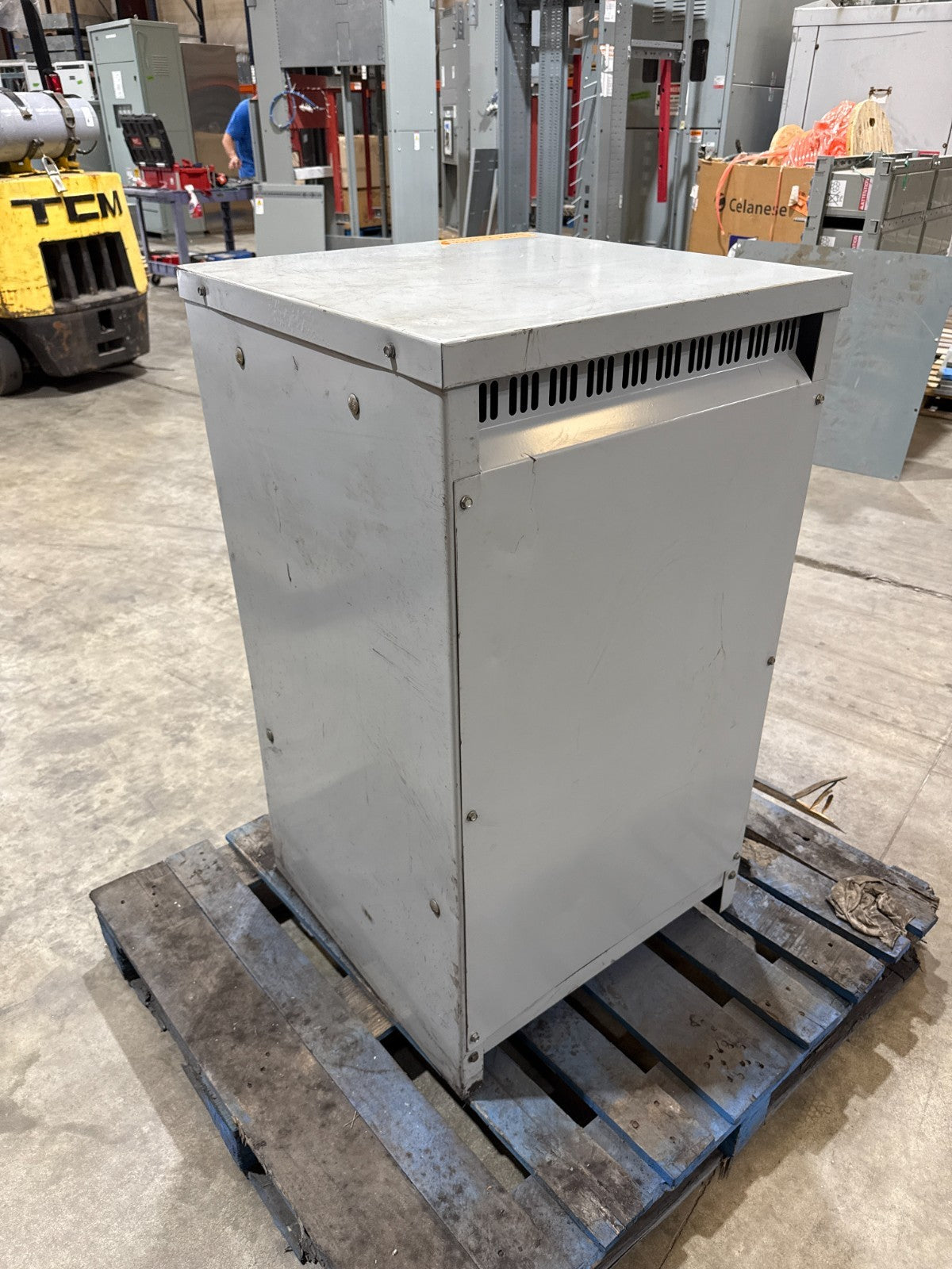 50kVA Eaton T20P11S50EE Transformer Pri 240/480V Sec 120/240V 1PH Indoor Encl Used