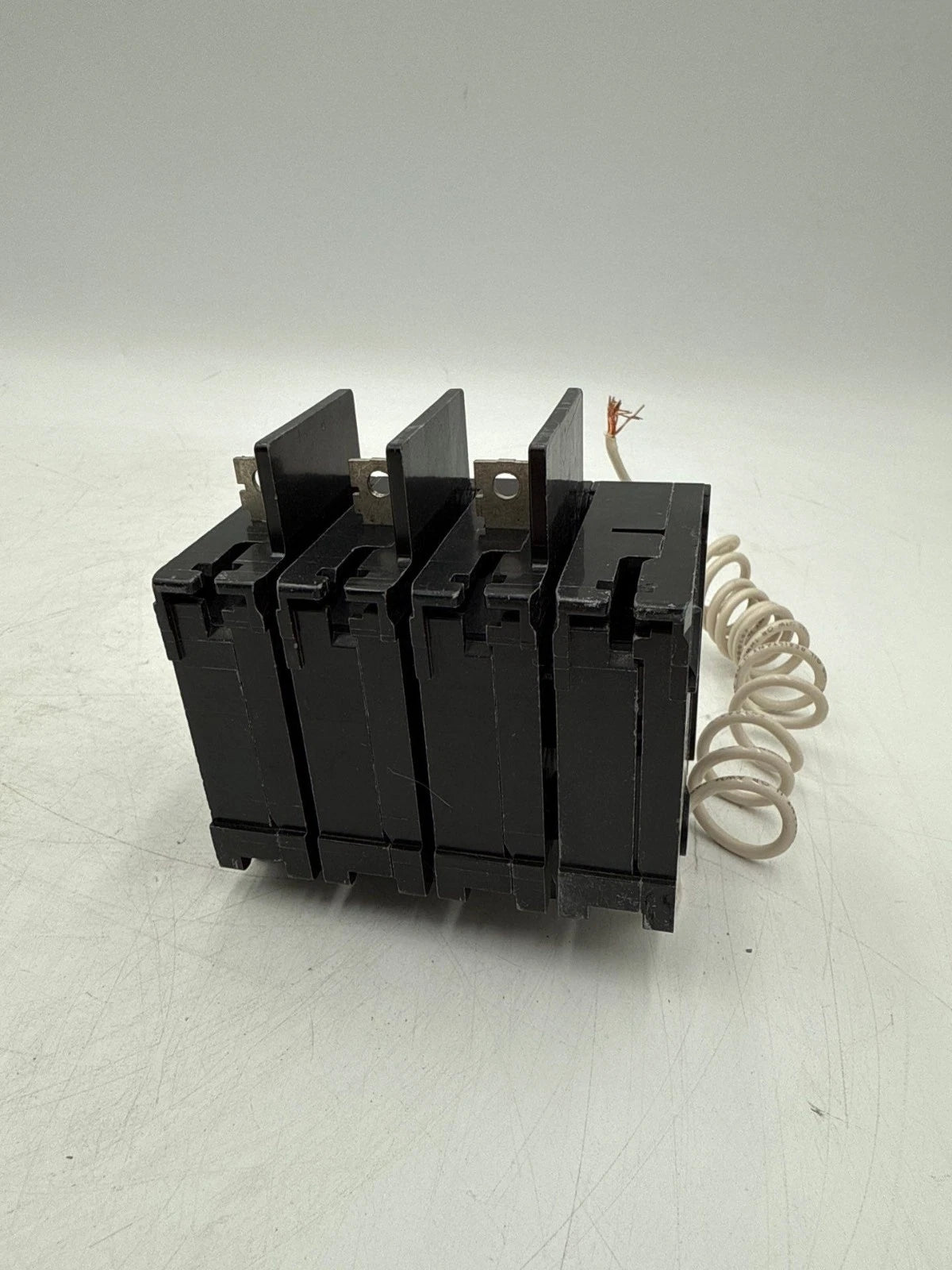 Siemens BQ3B06000S01 Circuit Breaker 60A 3P 240V 3PH 60 Amp 3 Pole Shunt Trip Used