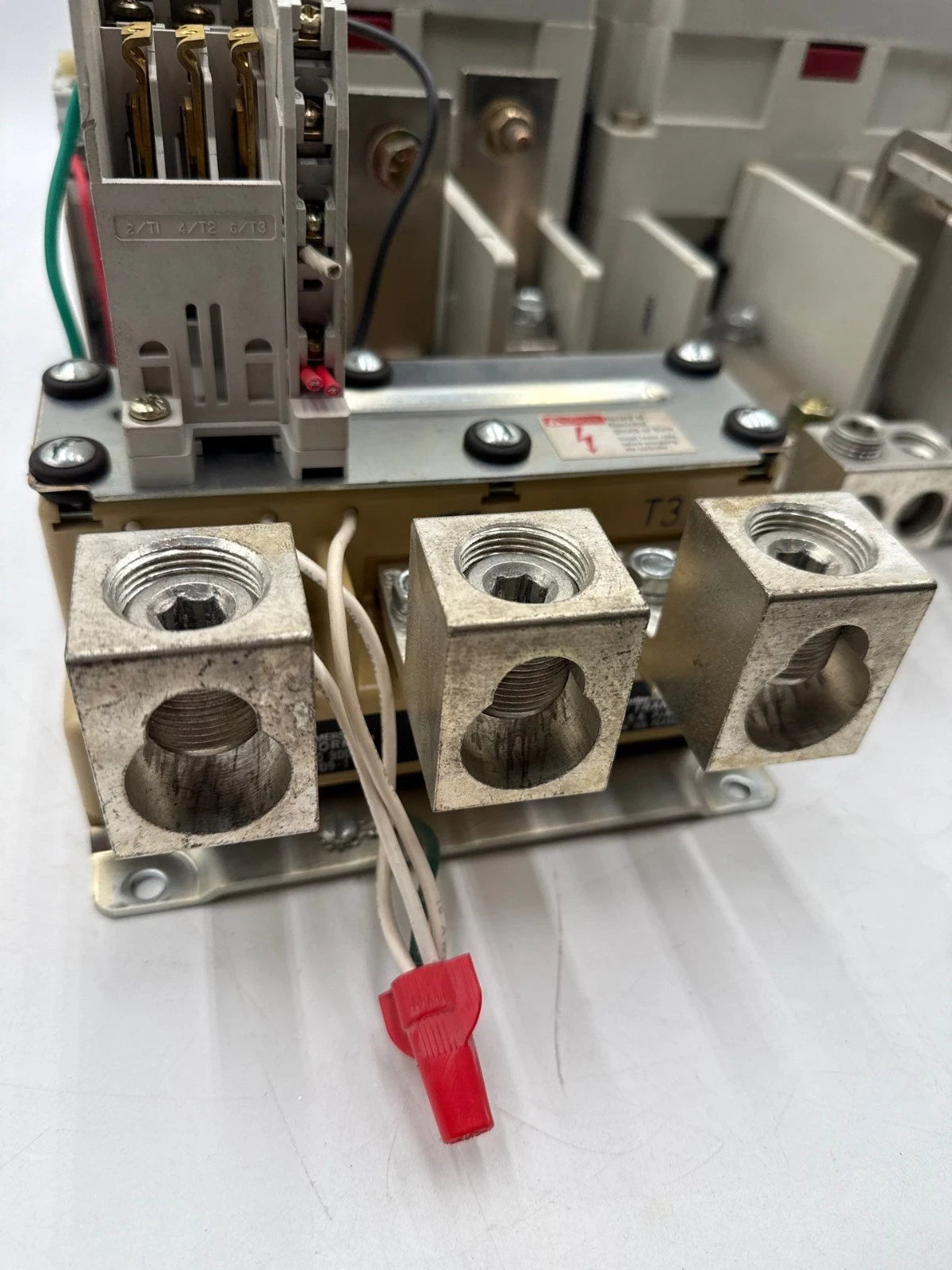 Eaton AN16SN0 NEMA Size 5 Reversing Starter CN15SN3 270A 3P 200HP Coil 110/120V Used