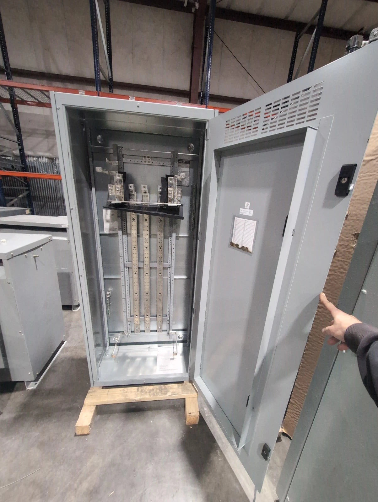 Siemens P5 Panelboard P5E75ML600ATS 600A 480/277V 3PH 4W 600 Amp MLO Panel New New