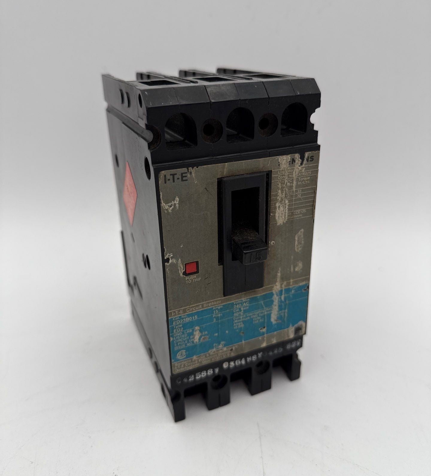 Siemens ITE ED23B015 Circuit Breaker 15A 3P 240V ED2 15 Amp 3 Pole Used