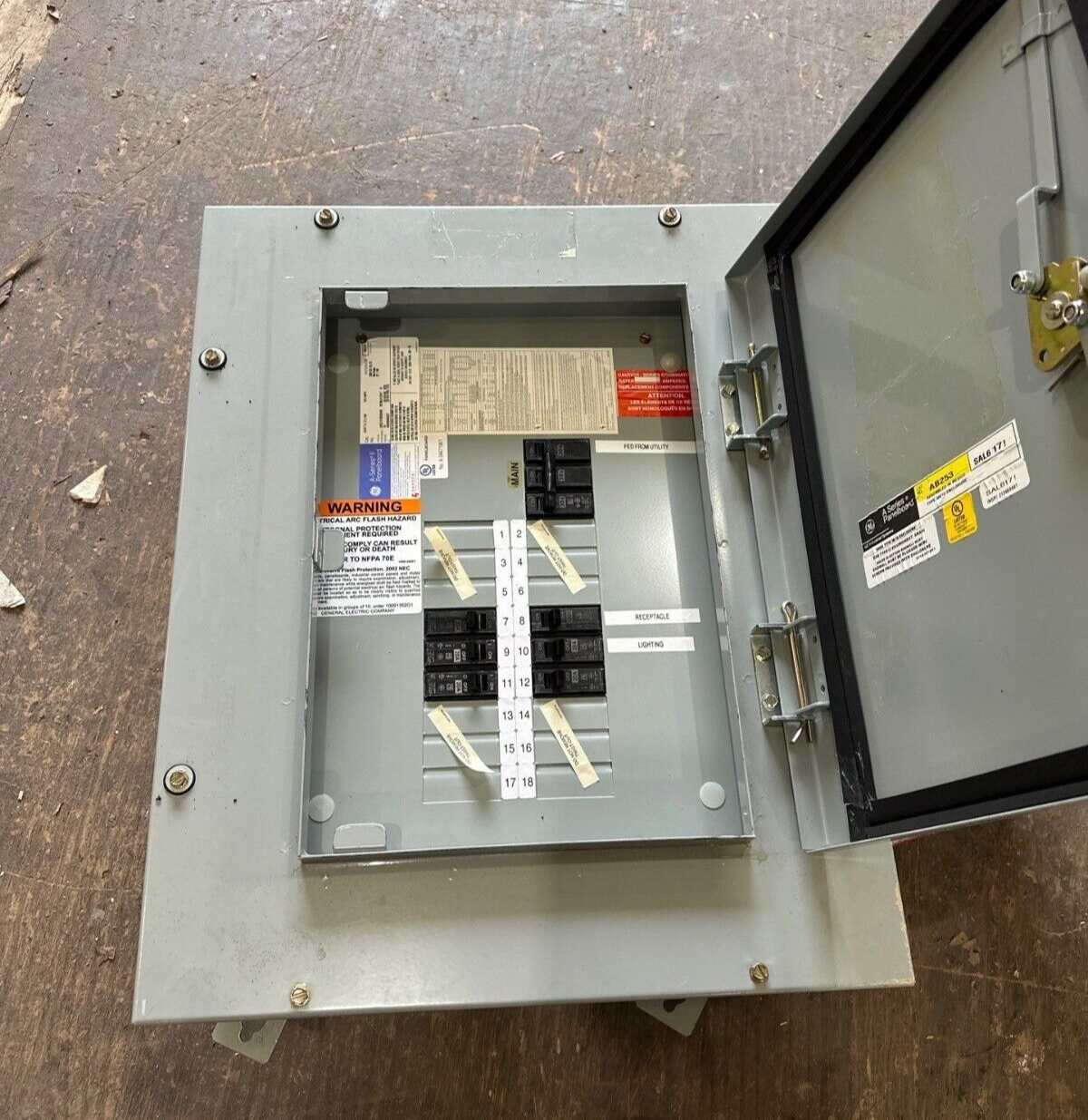 GE AQF3121AB Panelboard 125A 208/120V 3PH 4W 18Cir 3R Outdoor Encl MCB 30A Main P485 Used